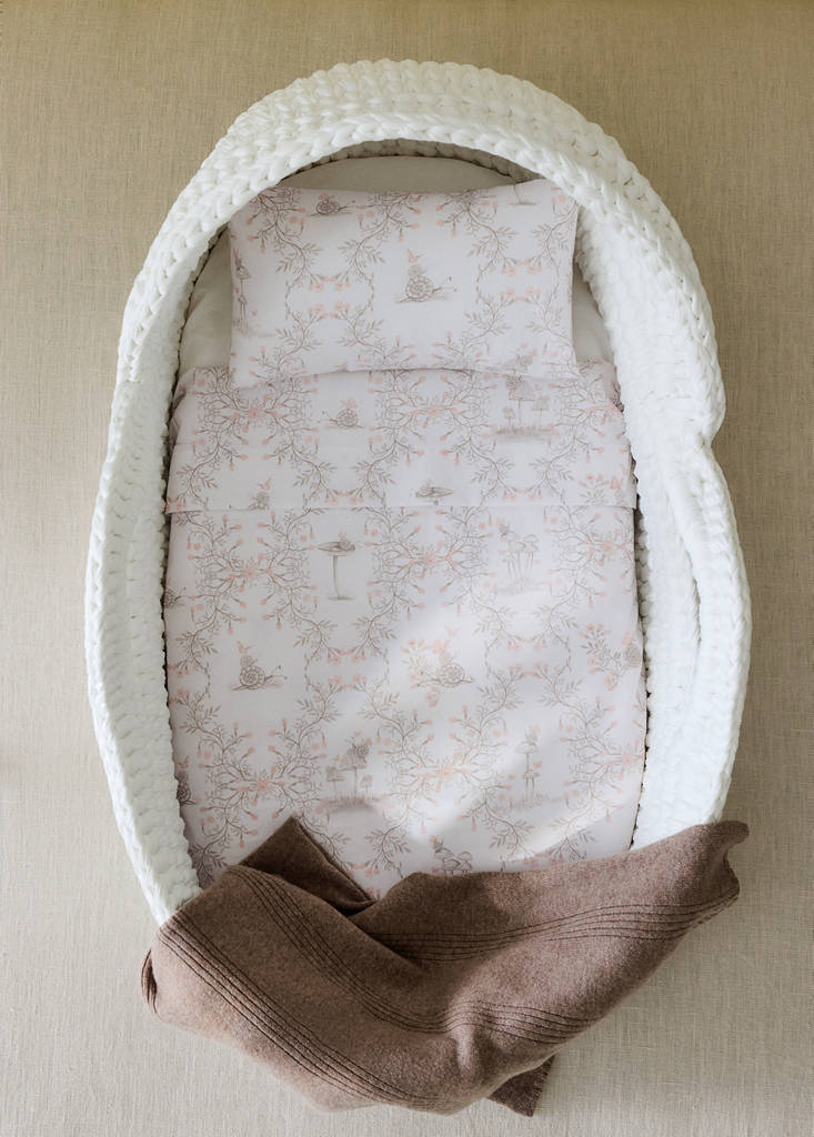 Printed 100% cotton mini cot bed set — Nude