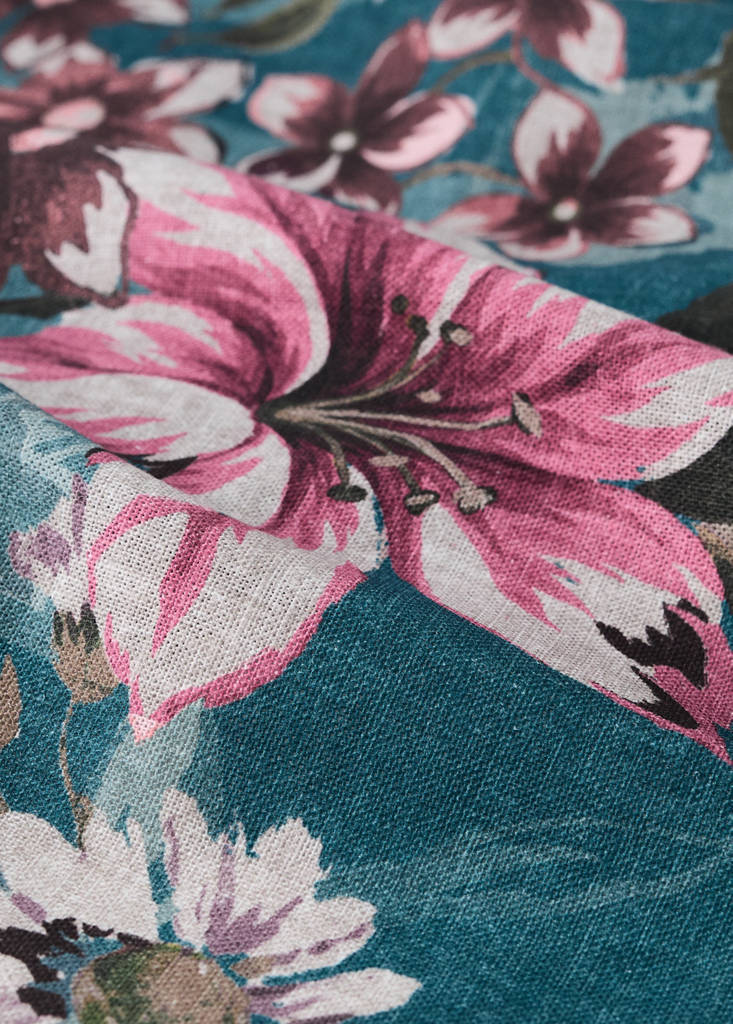 Printed linen-cotton tablecloth with floral contrast stripe, for 8 to 10 diners - thumbnail 10