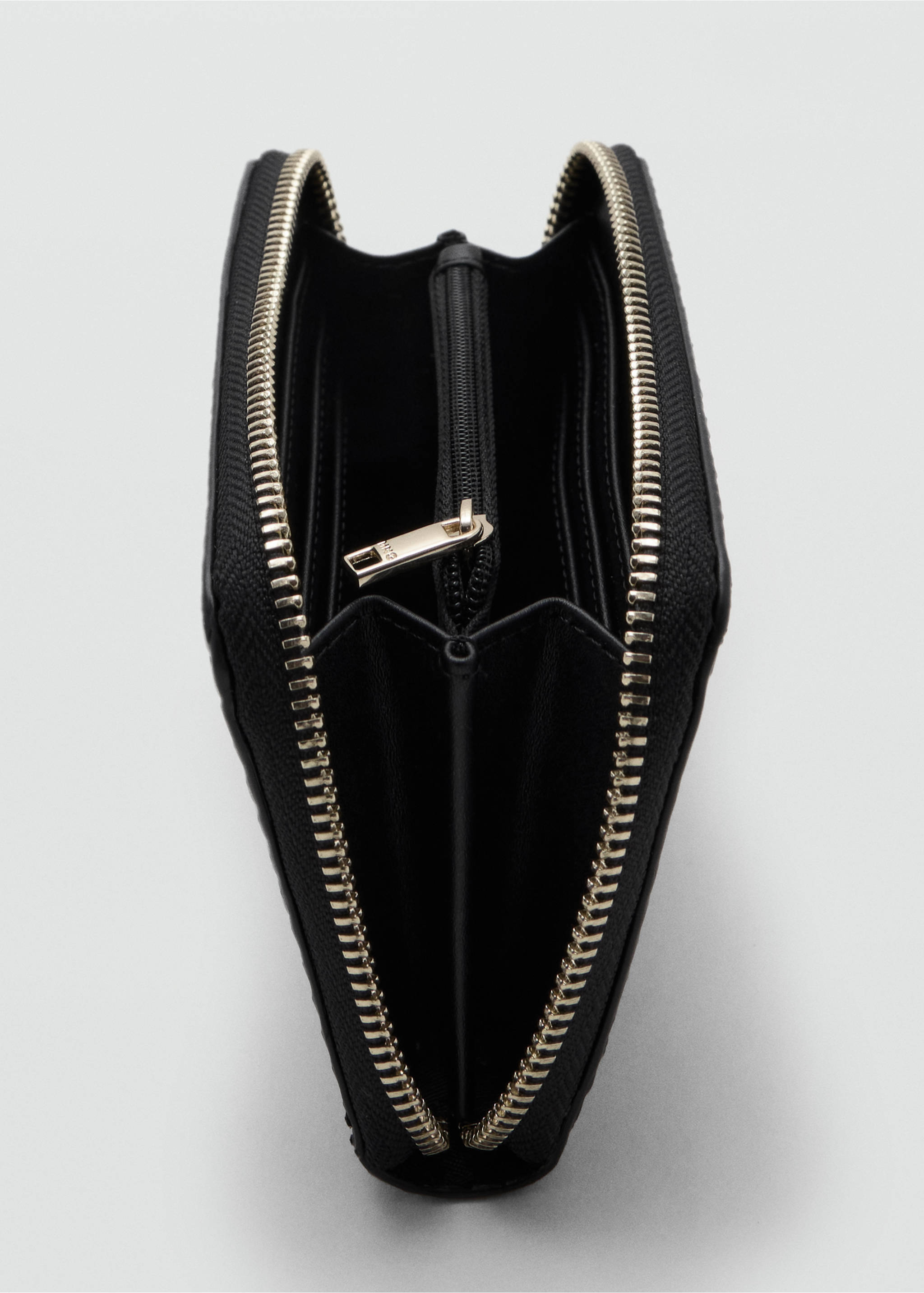 Small braided wallet - Details of the article 1, Black. Ref: 37051551-00.