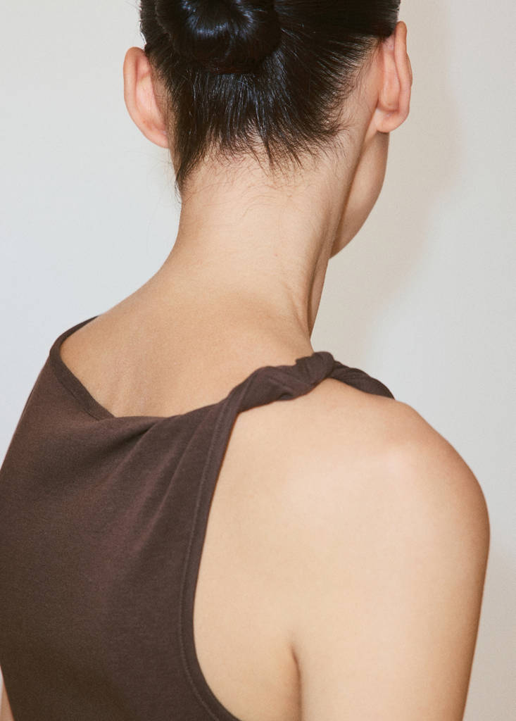 Ruched asymmetric strap dress — Brown