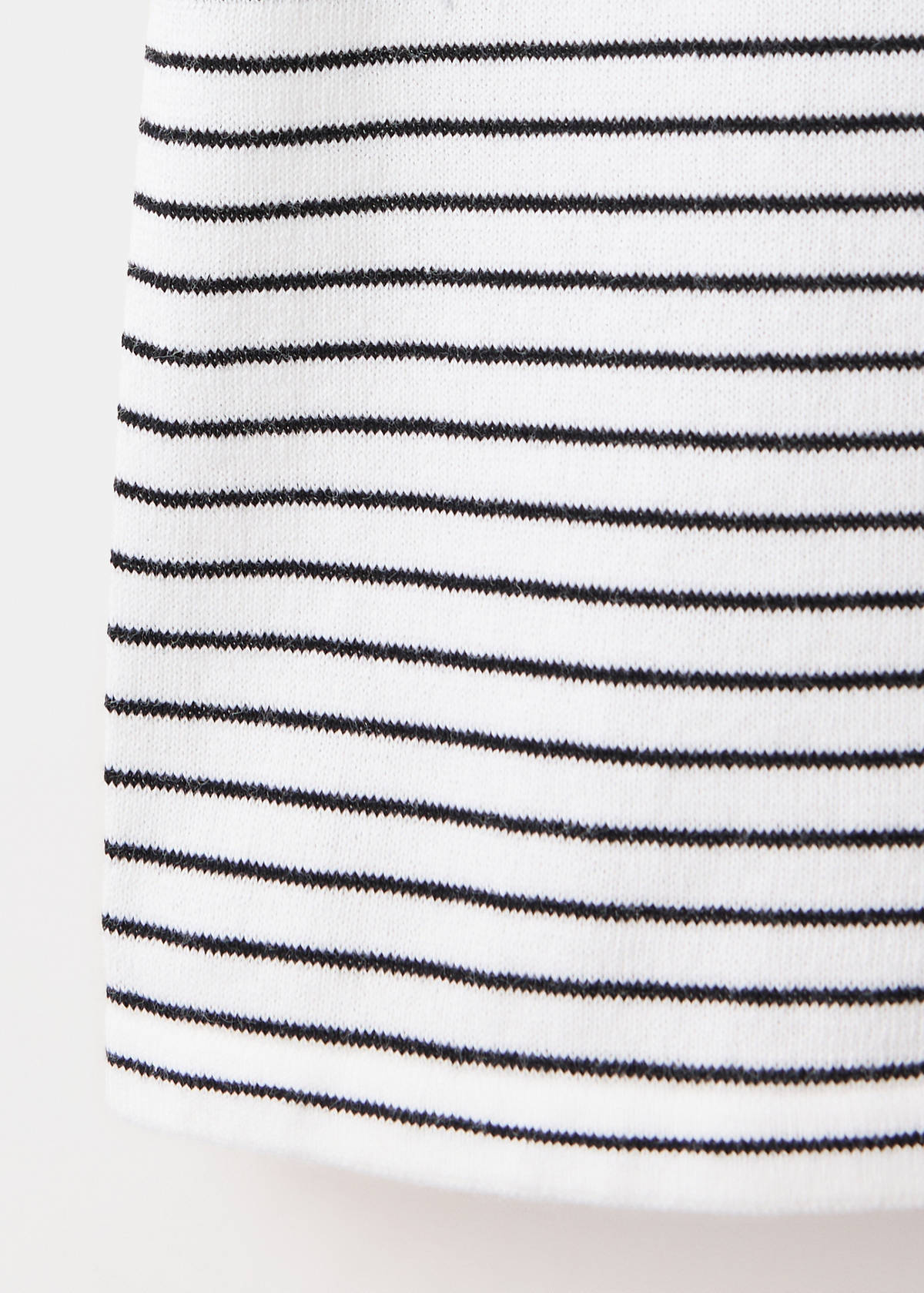 Short-sleeved fine-knit sweater — Navy