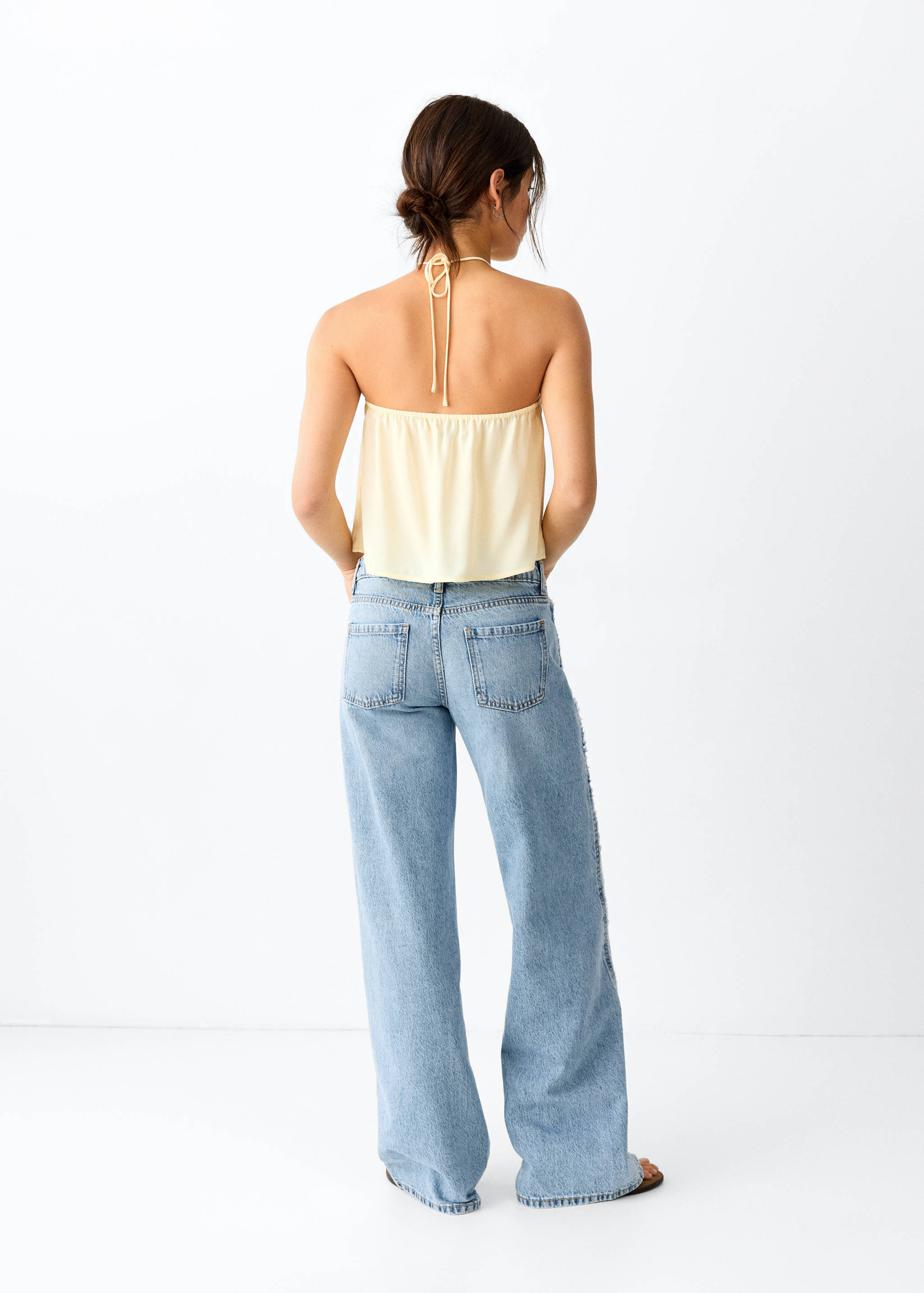Low-waist wide-leg jeans - Reverse of the article