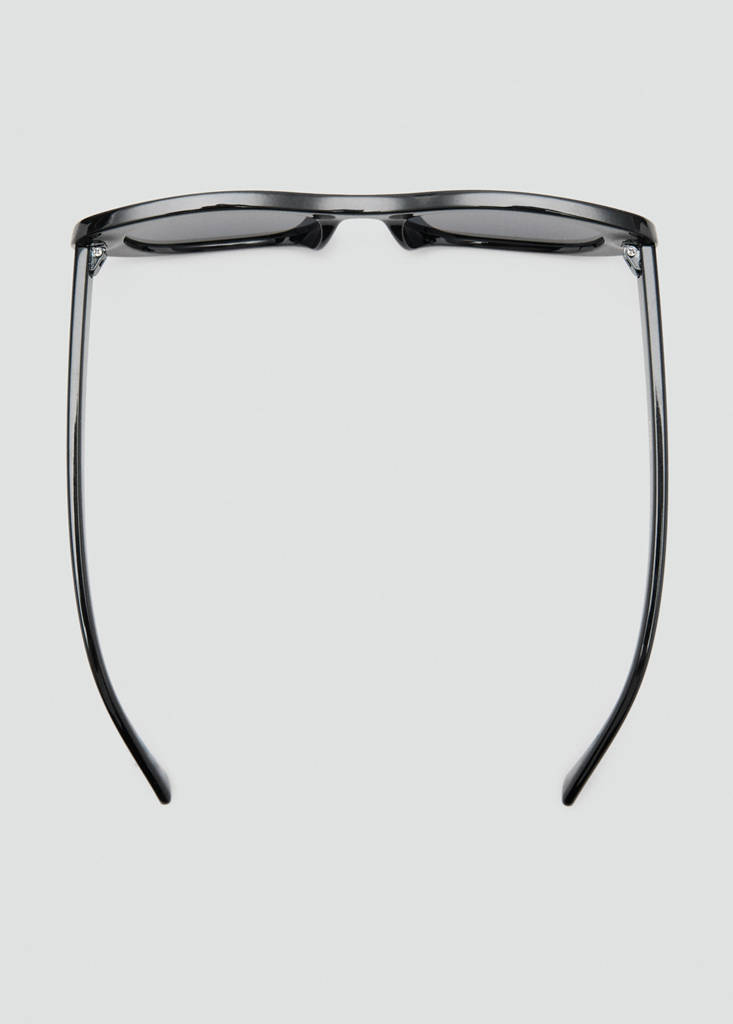 Oval acetate sunglasses — Black