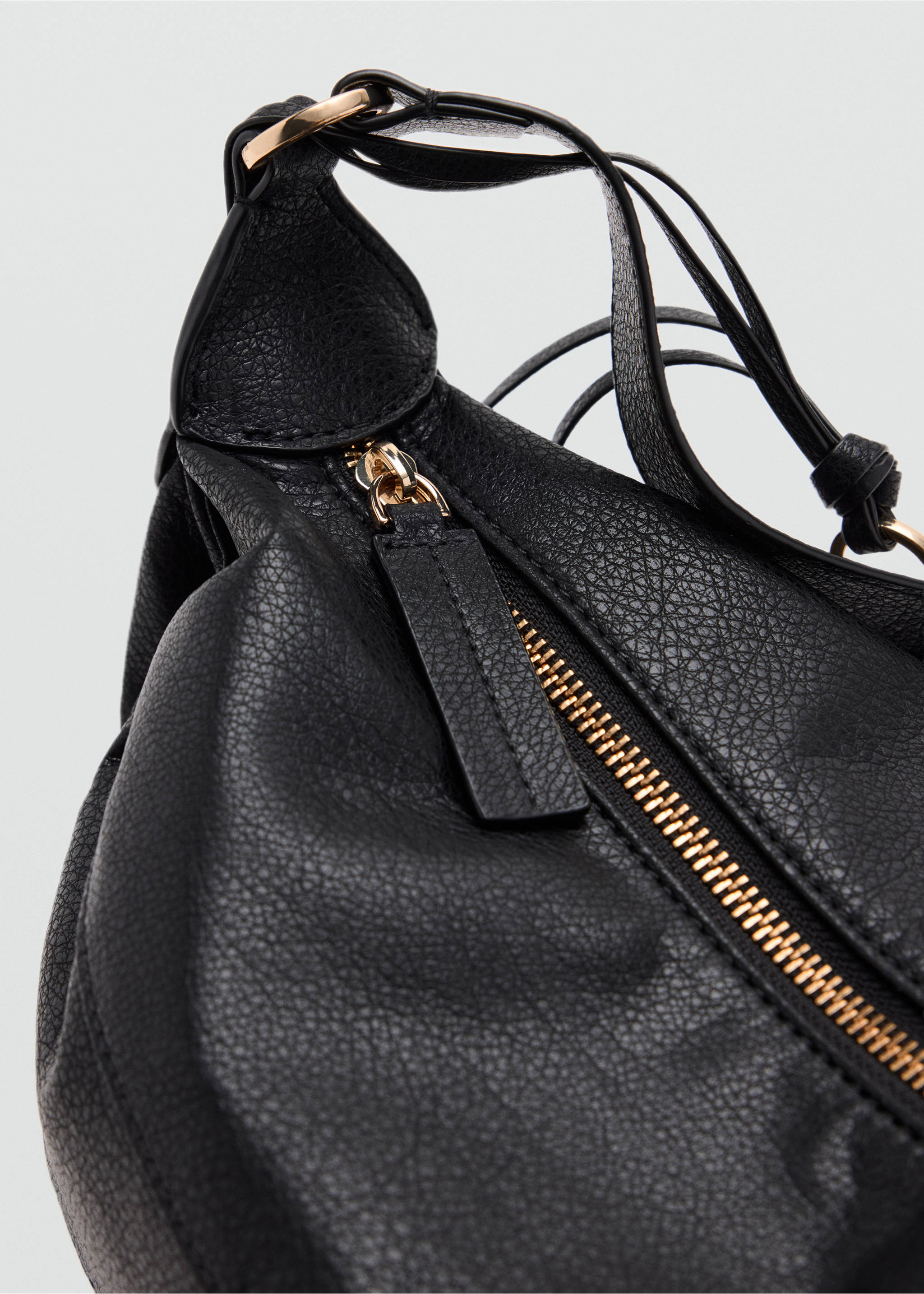 Oval shoulder bag - Details of the article 1, Black. Ref: 37052541-00.