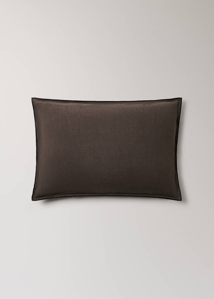 Linen cotton cushion cover with overlock tab 40x60 cm — Brown