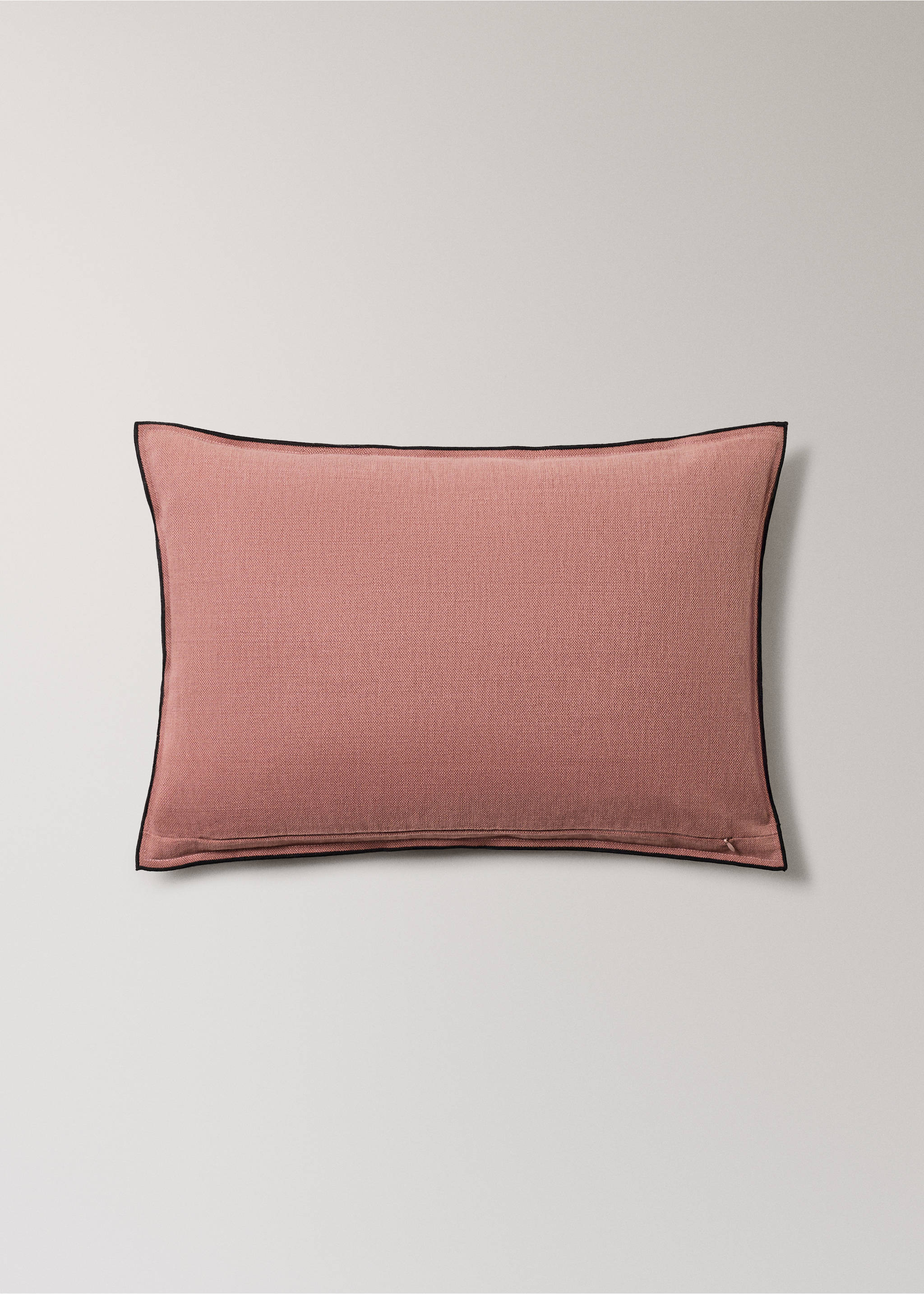 Linen cotton cushion cover with overlock tab 40x60 cm - Details of the article 3, Pink. Ref: 37052543-00.