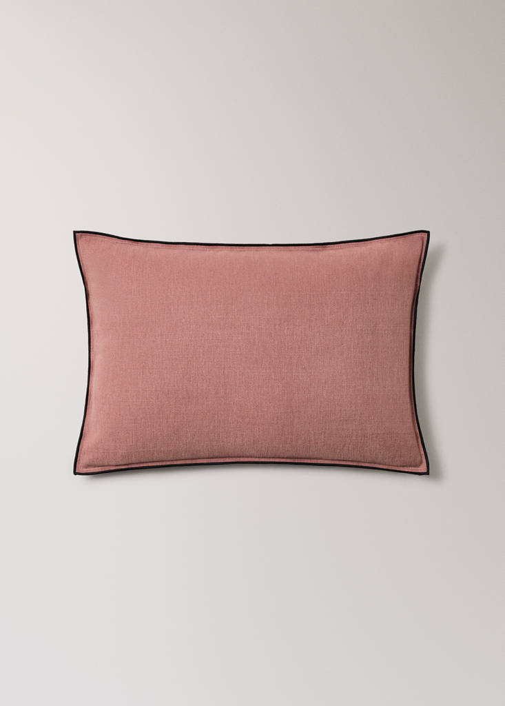 Linen cotton cushion cover with overlock tab 40x60 cm — Pink