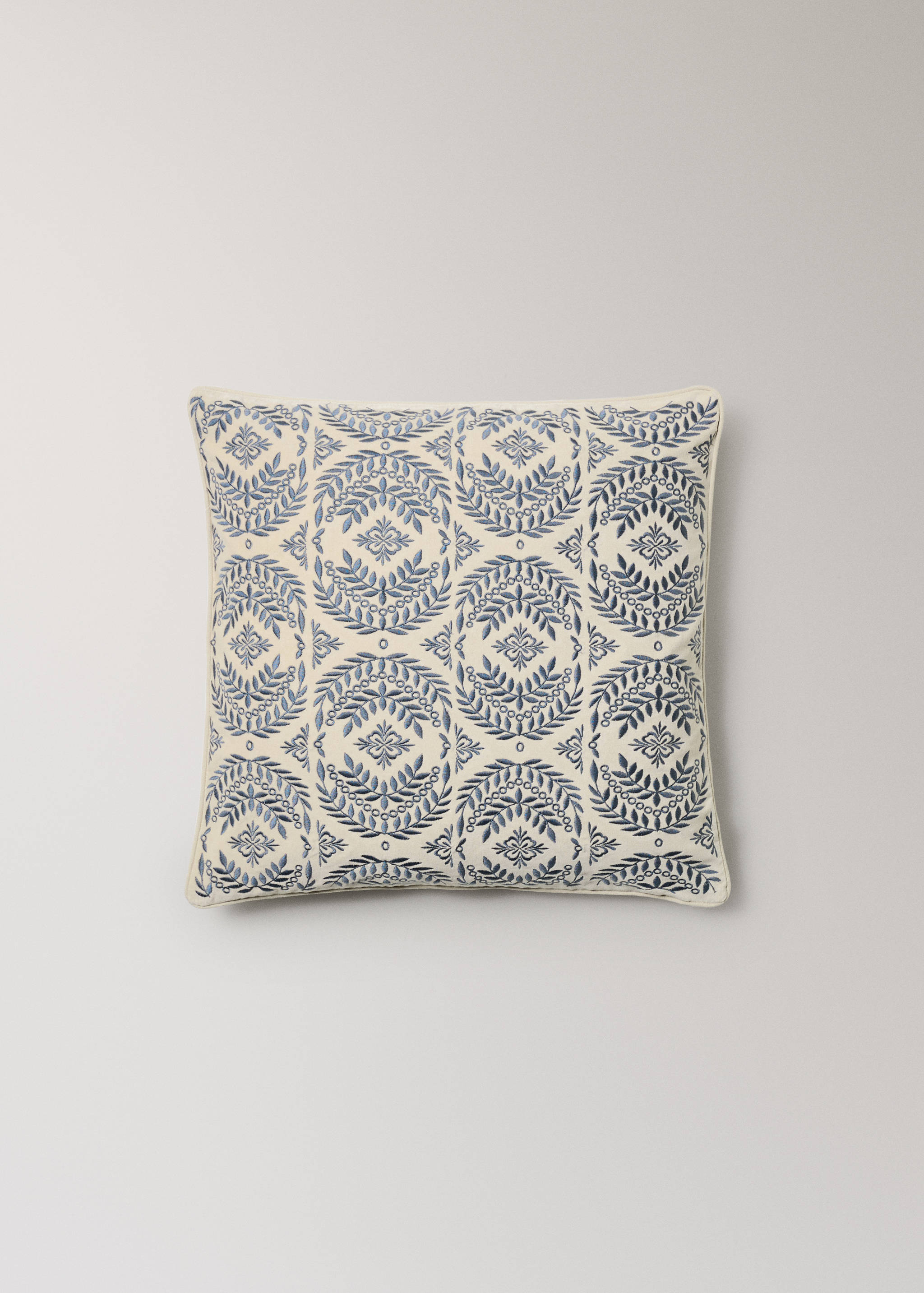 Embroidered velvet cushion cover - Article without model