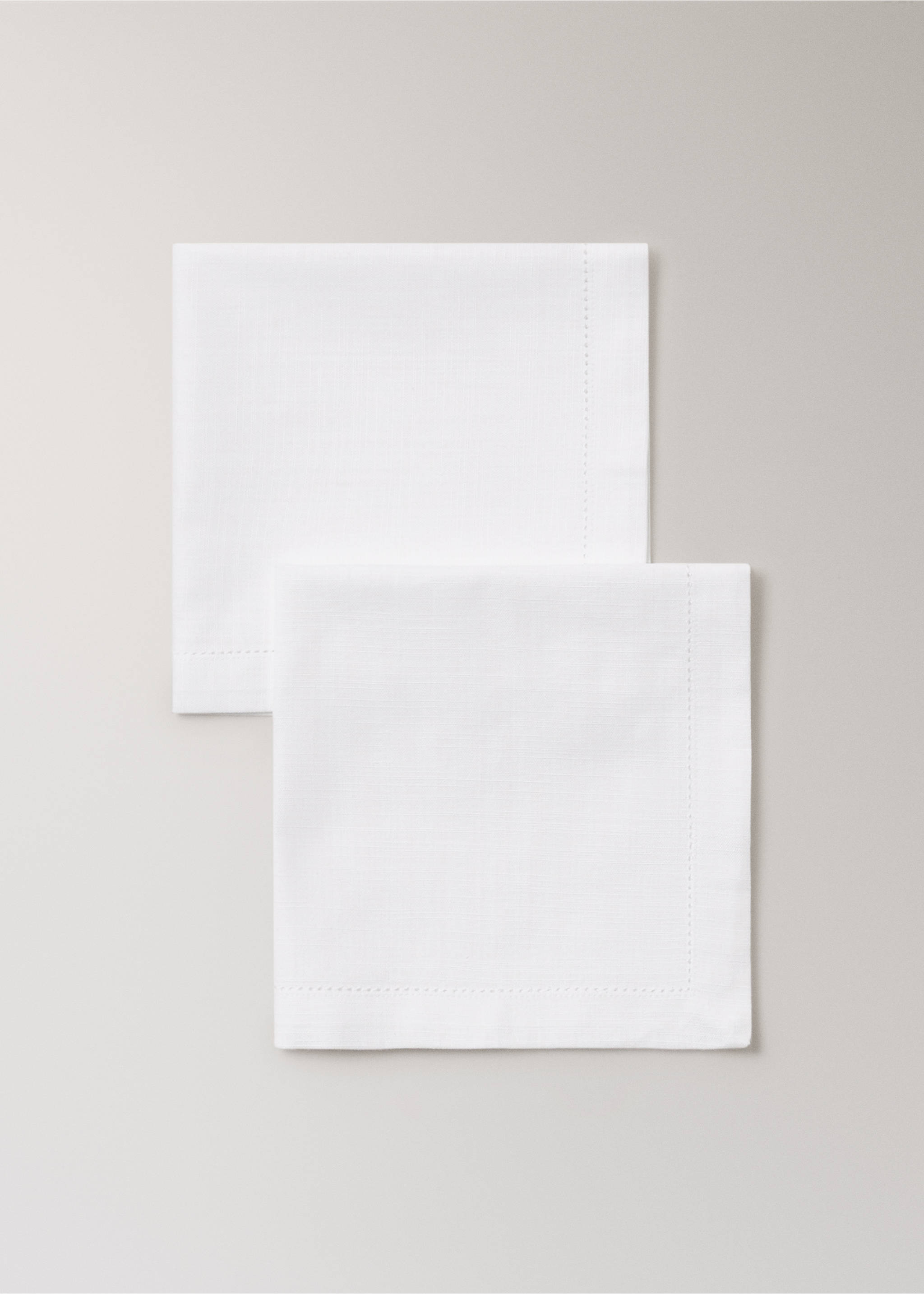 Cotton napkins with hemstitch - Details of the article 1, White. Ref: 37052548-00.