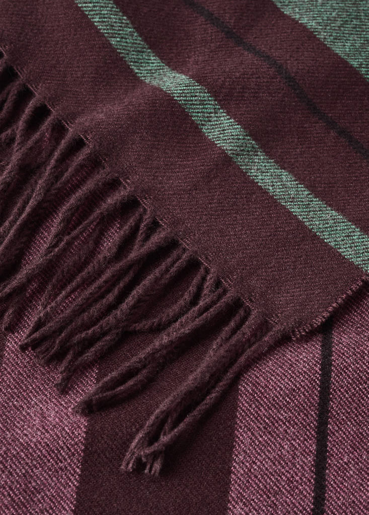 Wool blanket with a gradient effect and fringe detail — Dark Red