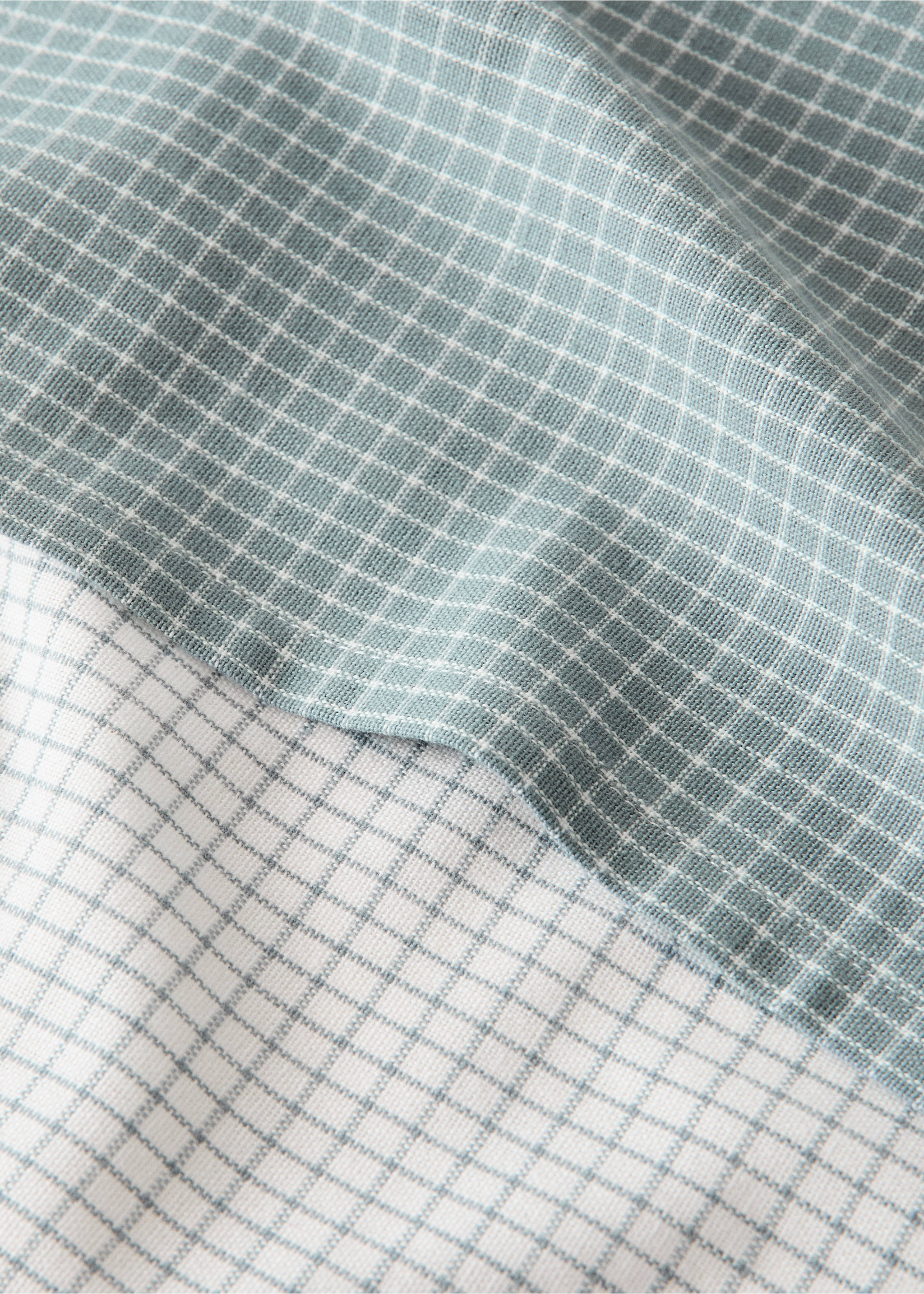 Cotton mini-check tea towel - Details of the article 2, Blue. Ref: 37052554-00.