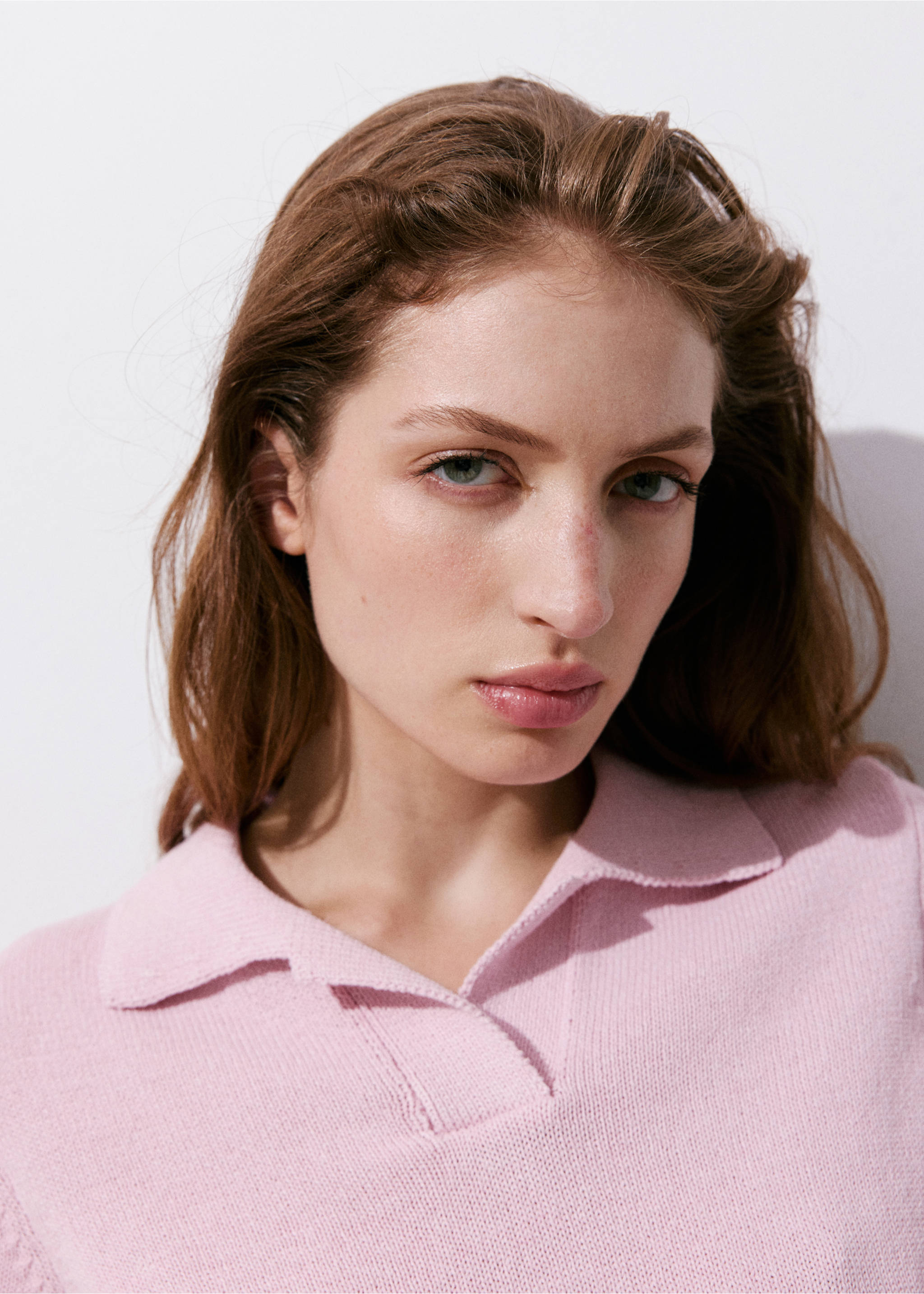 Knitted polo-neck sweater - Details of the article 1, Pink. Ref: 37052555-00.