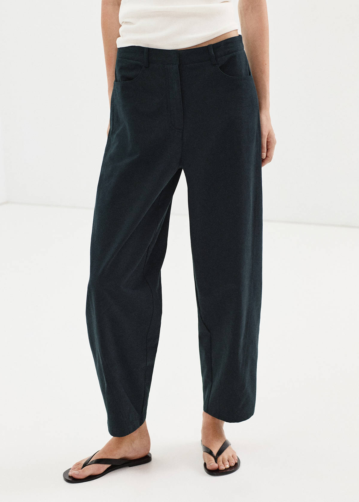 High-waisted balloon trousers — Navy