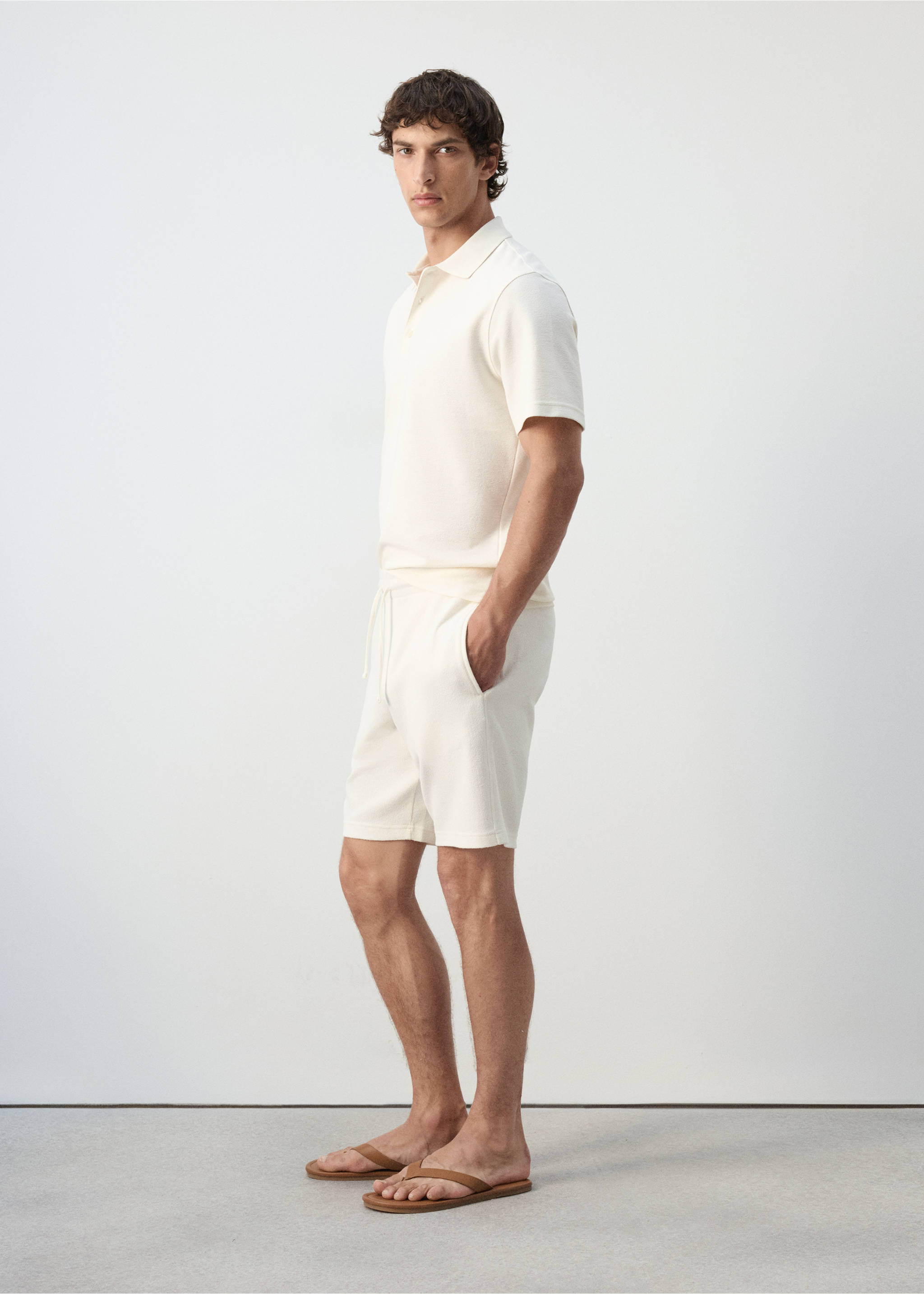 Textured cotton blend Bermuda shorts with drawstring - Details of the article 2, White. Ref: 37052898-00.