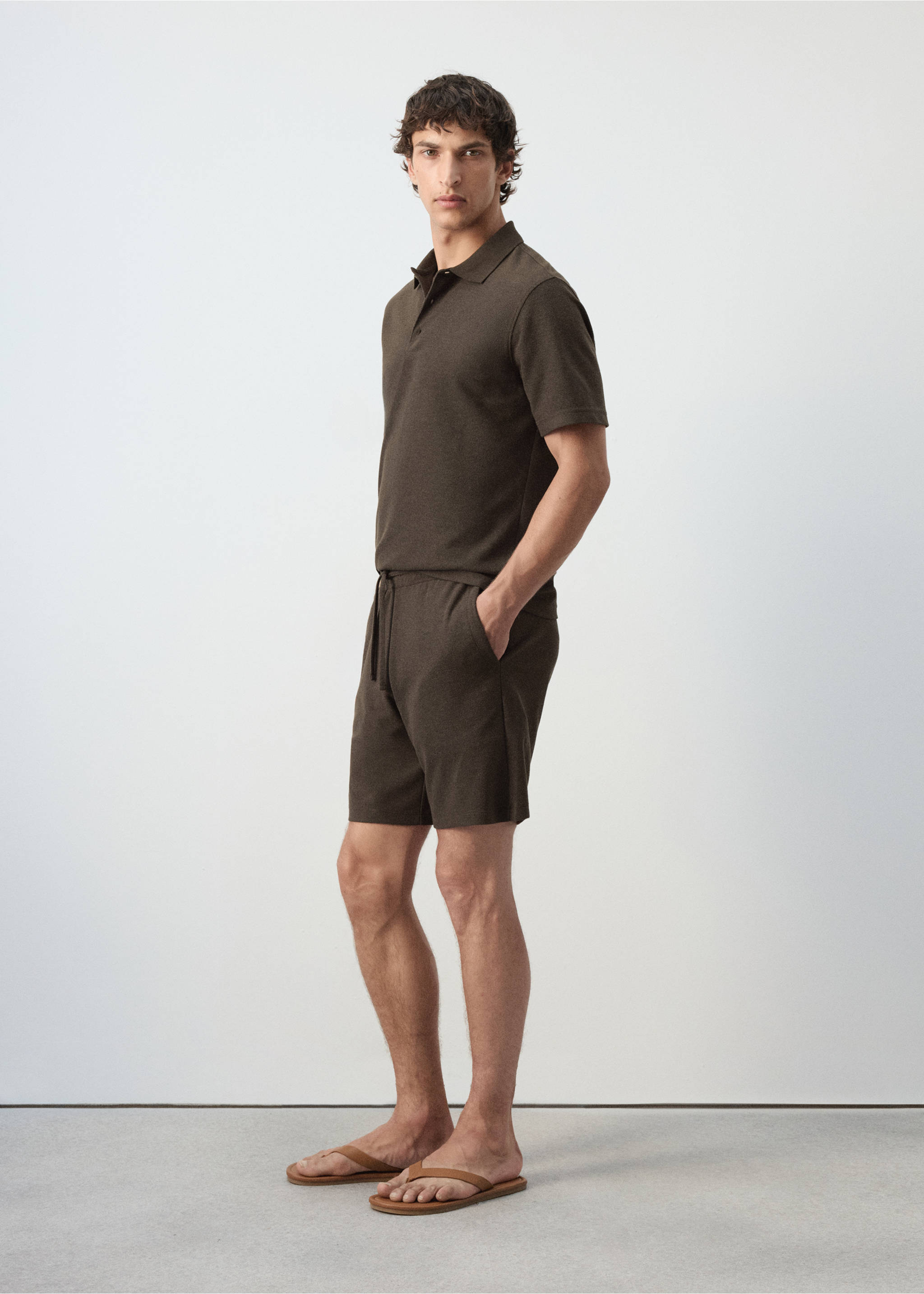 Textured cotton blend Bermuda shorts with drawstring - Details of the article 2, Brown. Ref: 37052898-00.