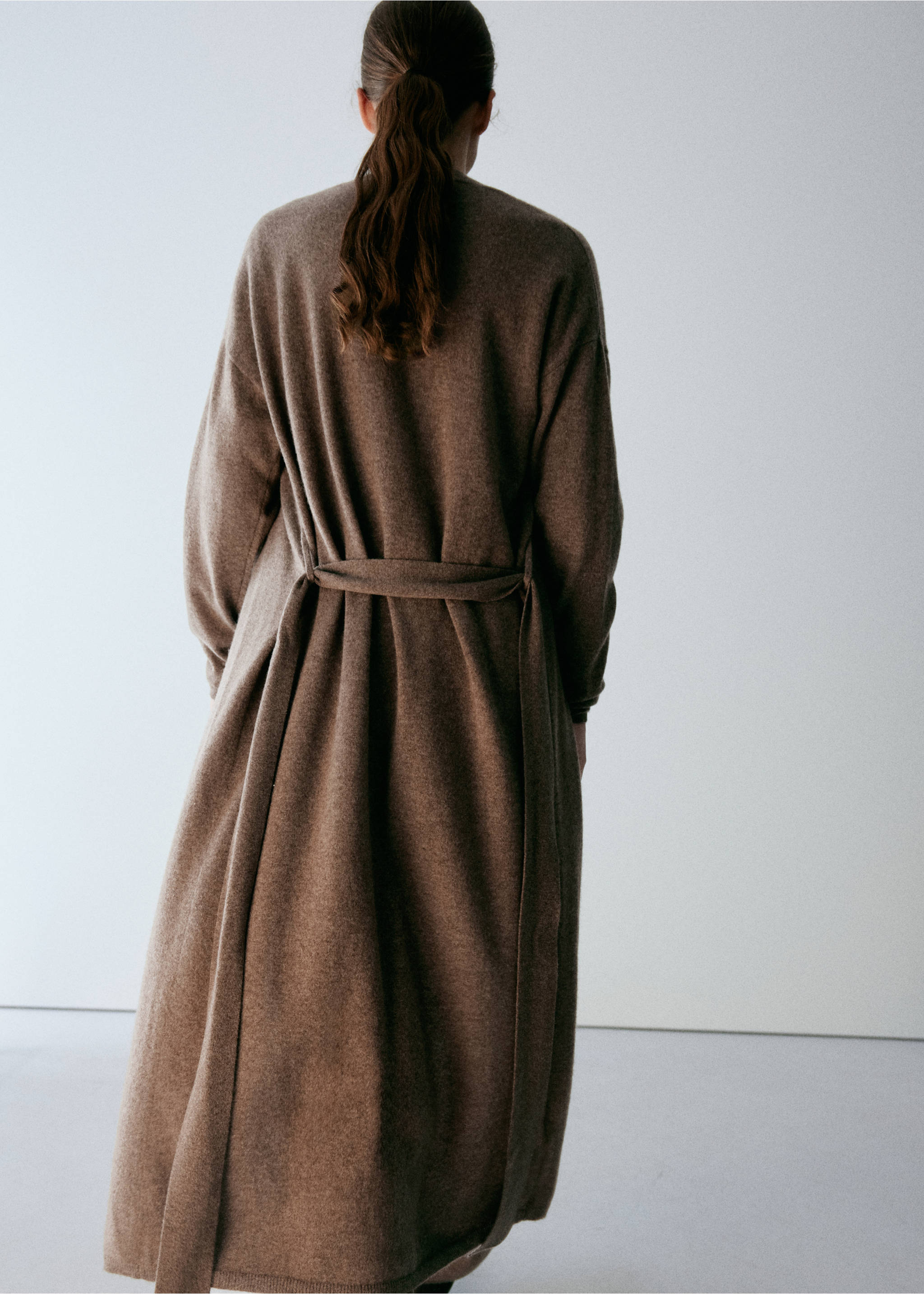 100% cashmere long cardigan with design - Reverse of the article, Medium Brown. Ref: 37052900-00.