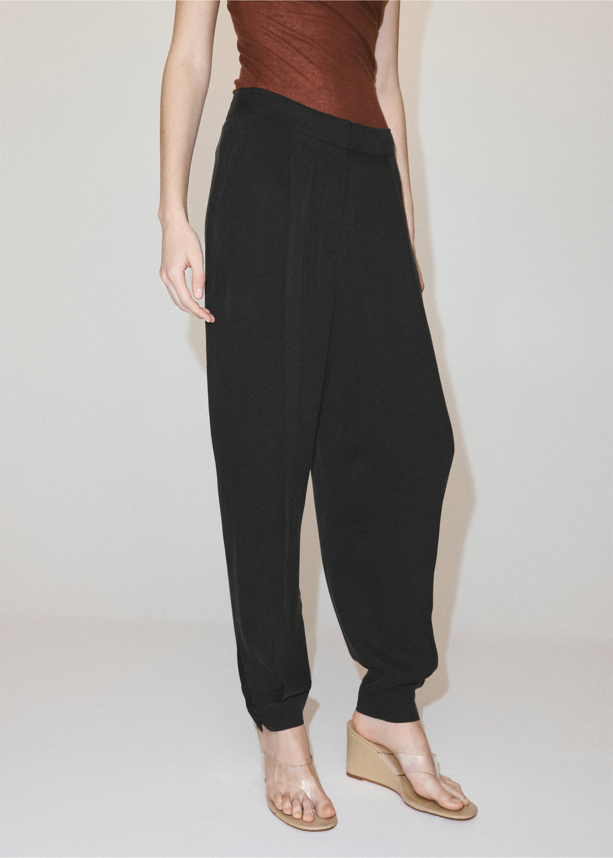 Mid-rise harem pants - Medium plane, Black. Ref: 37052904-00.