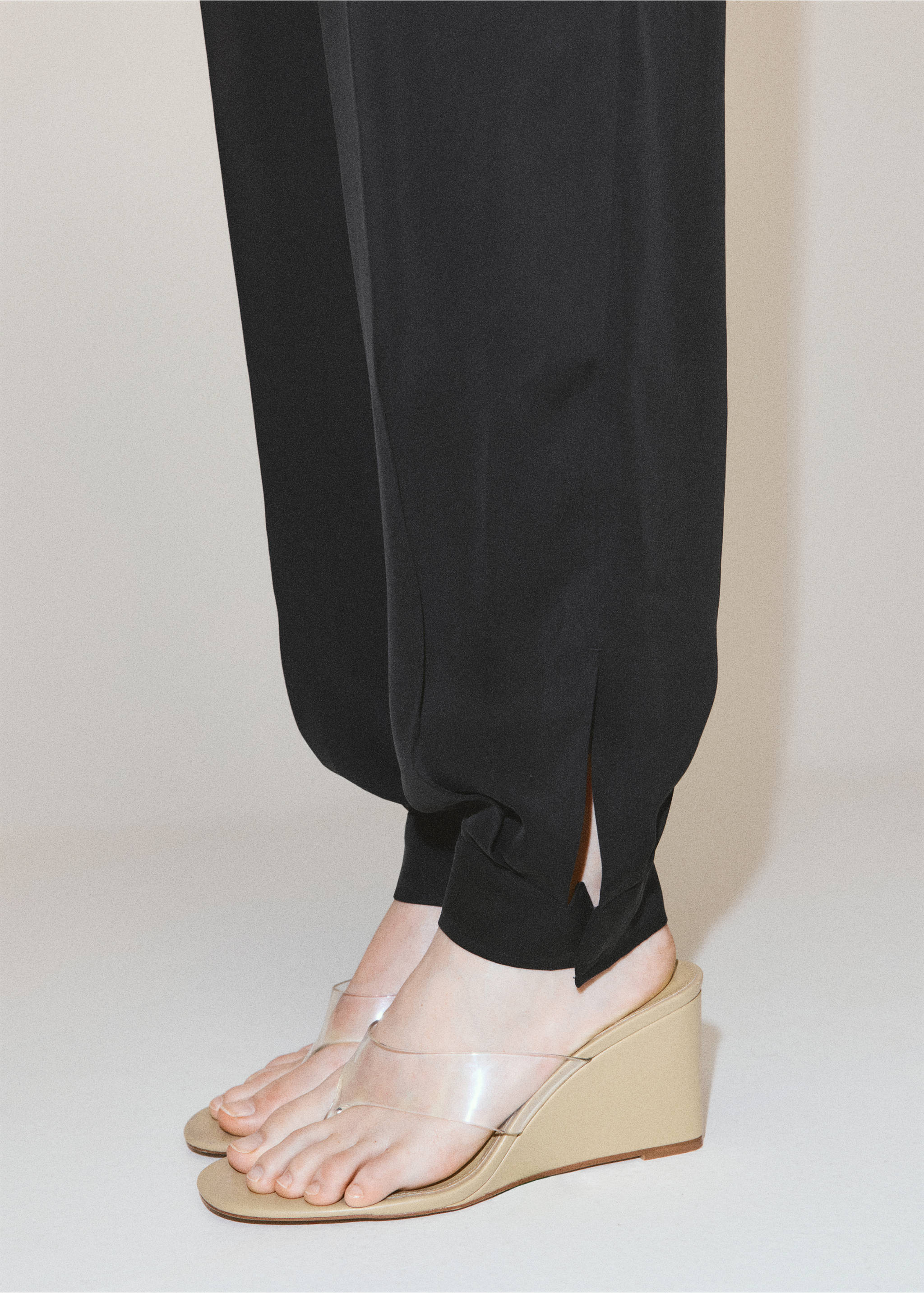 Mid-rise harem pants - Details of the article 3, Black. Ref: 37052904-00.