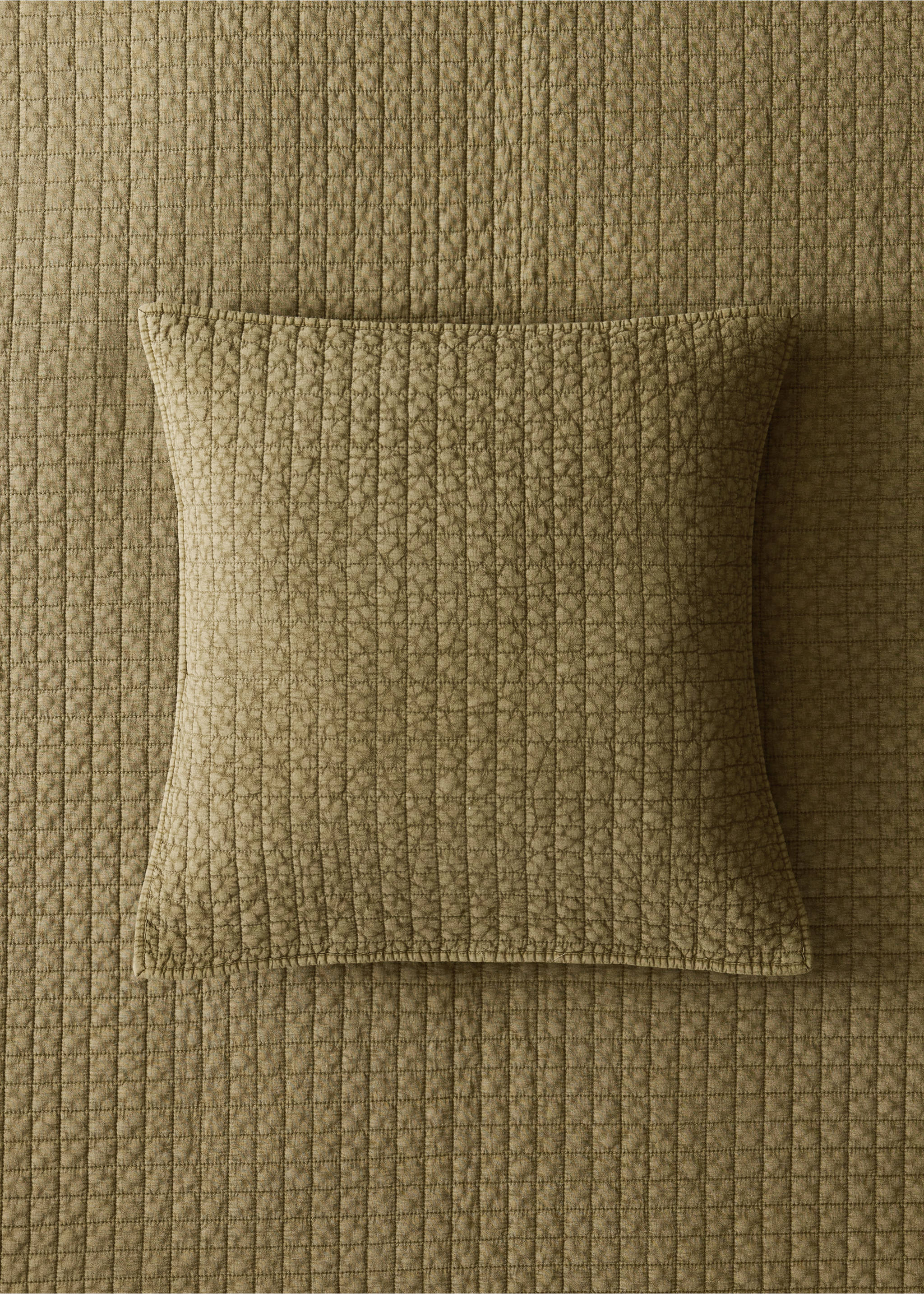 Наволочка для декоративної подушки з бавовни garment dyed 50x50 см - Загальний план, Гірчичний. Ref: 37052908-00.