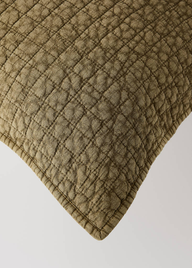 Garment-dyed cotton bed cushion cover 50x50 cm — Mustard