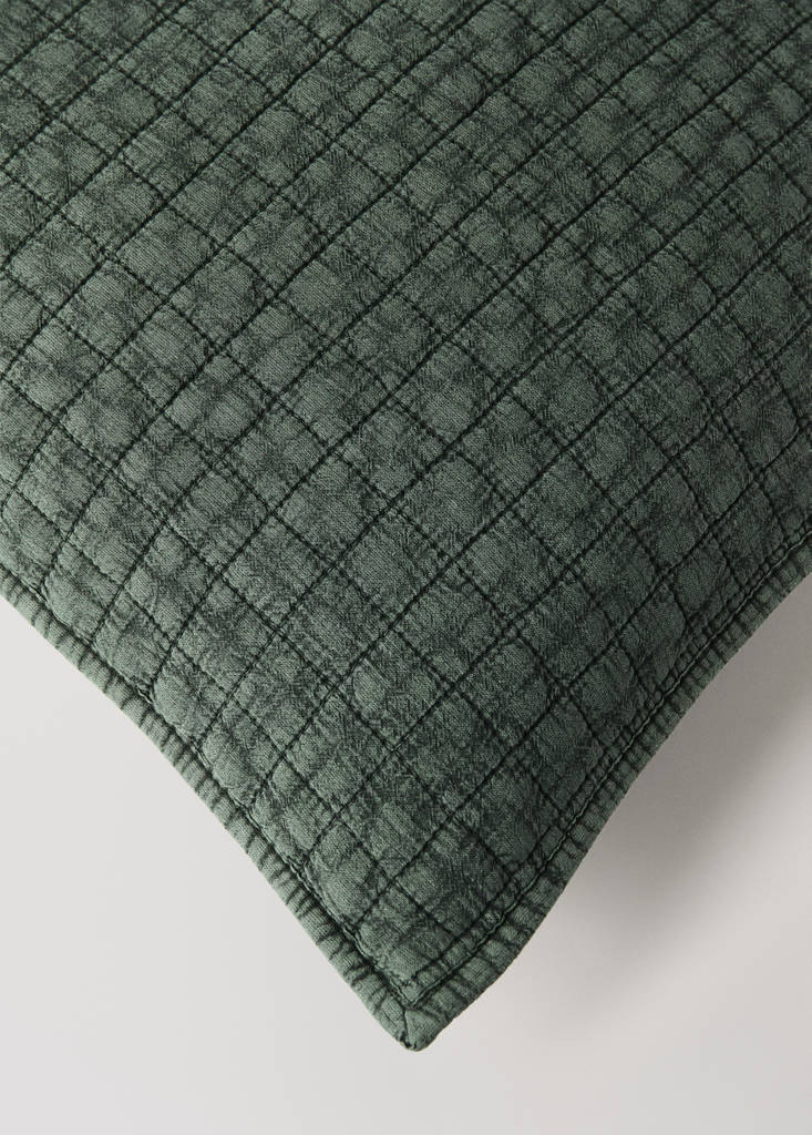 Garment-dyed cotton bed cushion cover 50x50 cm — Dark Green