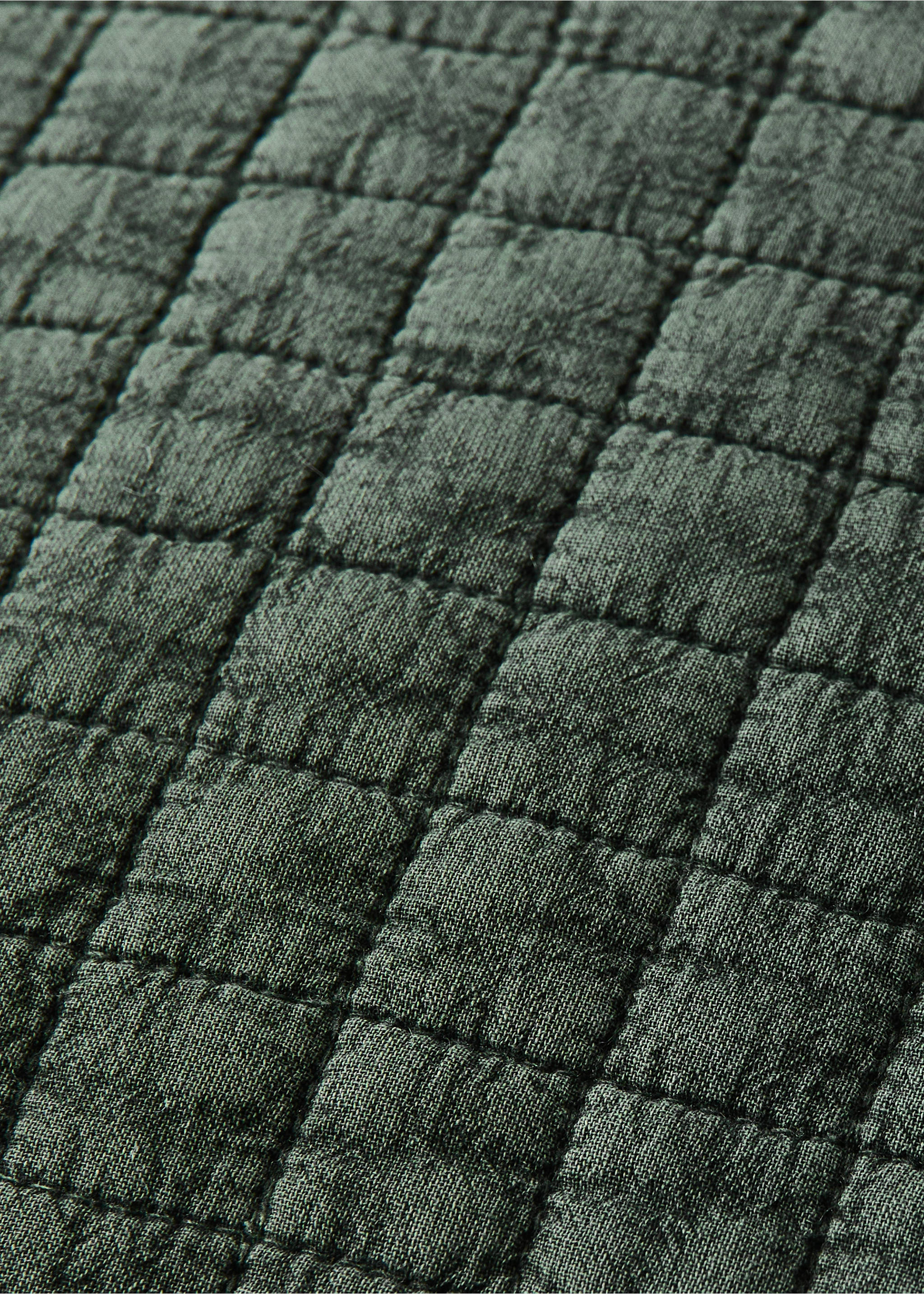Garment-dyed cotton bed cushion cover 50x50 cm - Details of the article 2, Dark Green. Ref: 37052908-00.