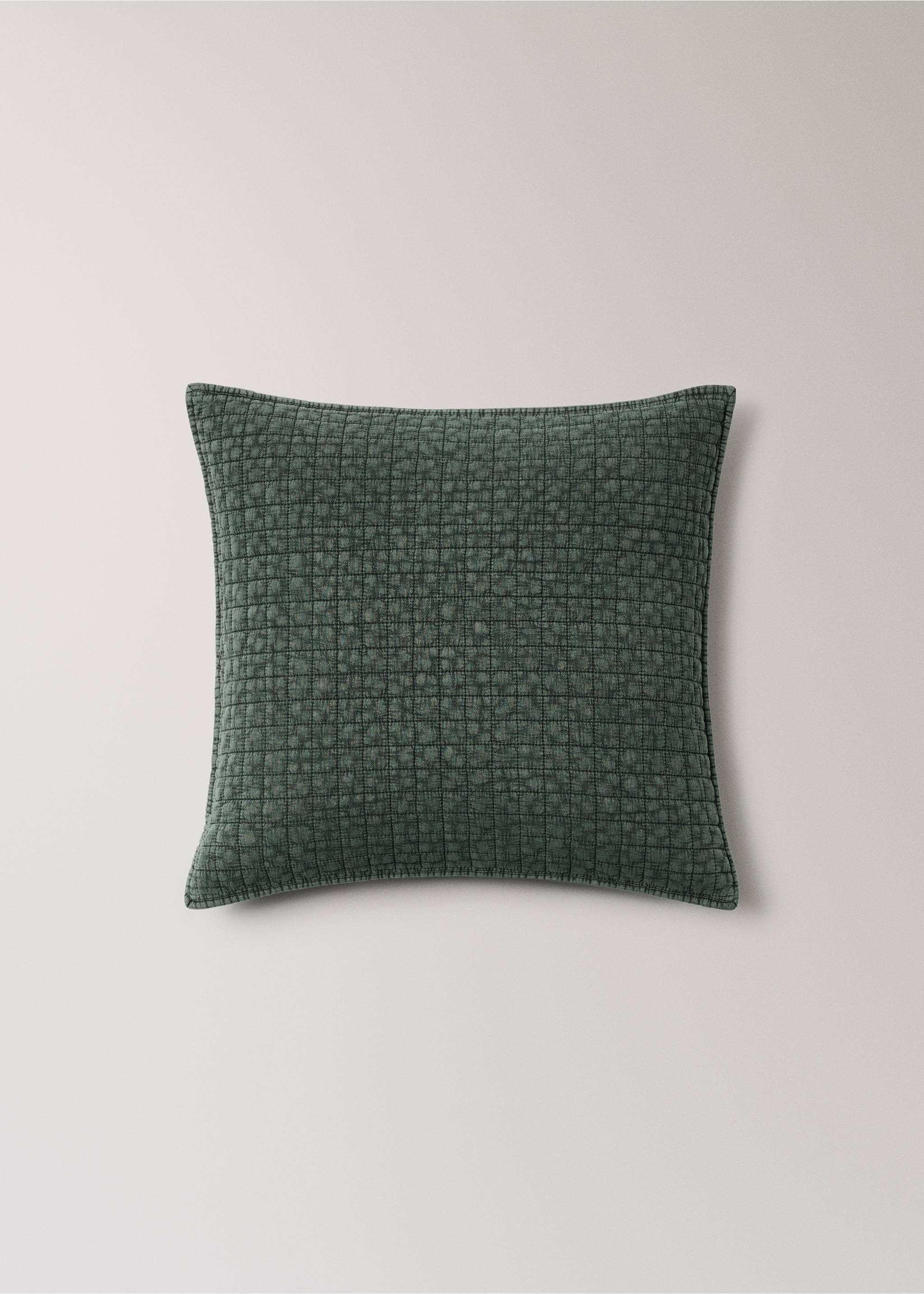 Garment-dyed cotton bed cushion cover 50x50 cm - Article without model, Dark Green. Ref: 37052908-00.