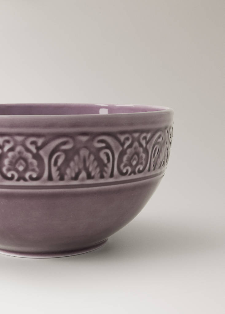 Stoneware bowl with decorative trim — Purple