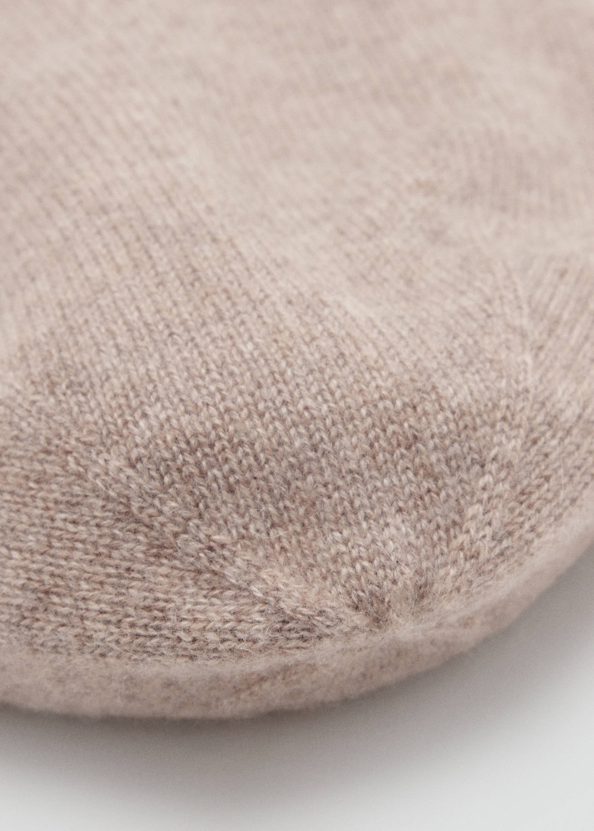 Cashmere knitted hat - Medium plane