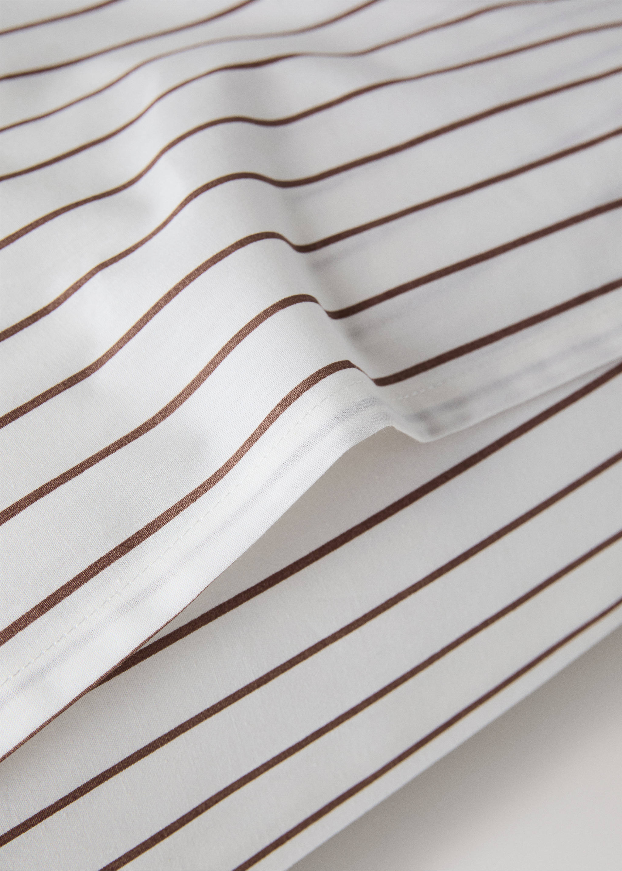 Taie d’oreiller 100 % coton percale à rayures 60 x 60 cm - Détail de l'article 1, Café. Ref: 37052922-00.