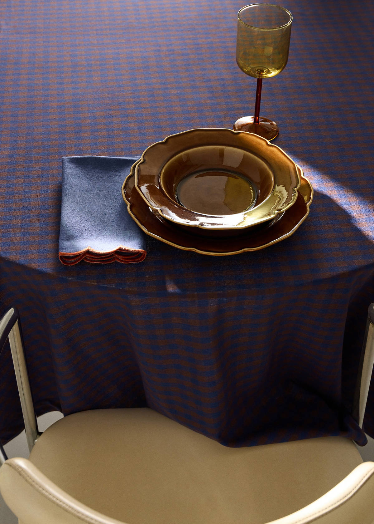 Two-tone checked cotton tablecloth for 2 to 4 people — Indigo Blue