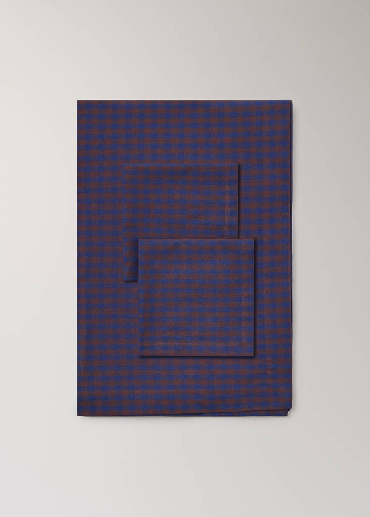 Two-tone checked cotton tablecloth for 2 to 4 people — Indigo Blue