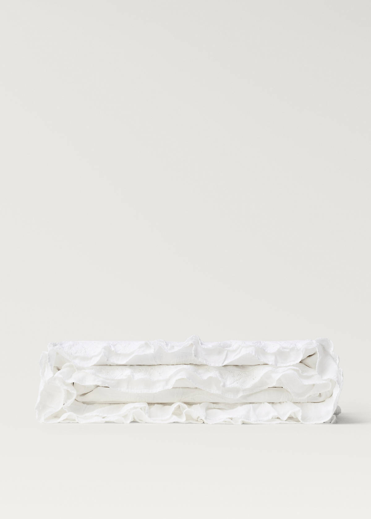 Tagesdecke aus Baumwolljacquard mit Blumenmuster und Volant, Bett 180/200 cm — Weiß