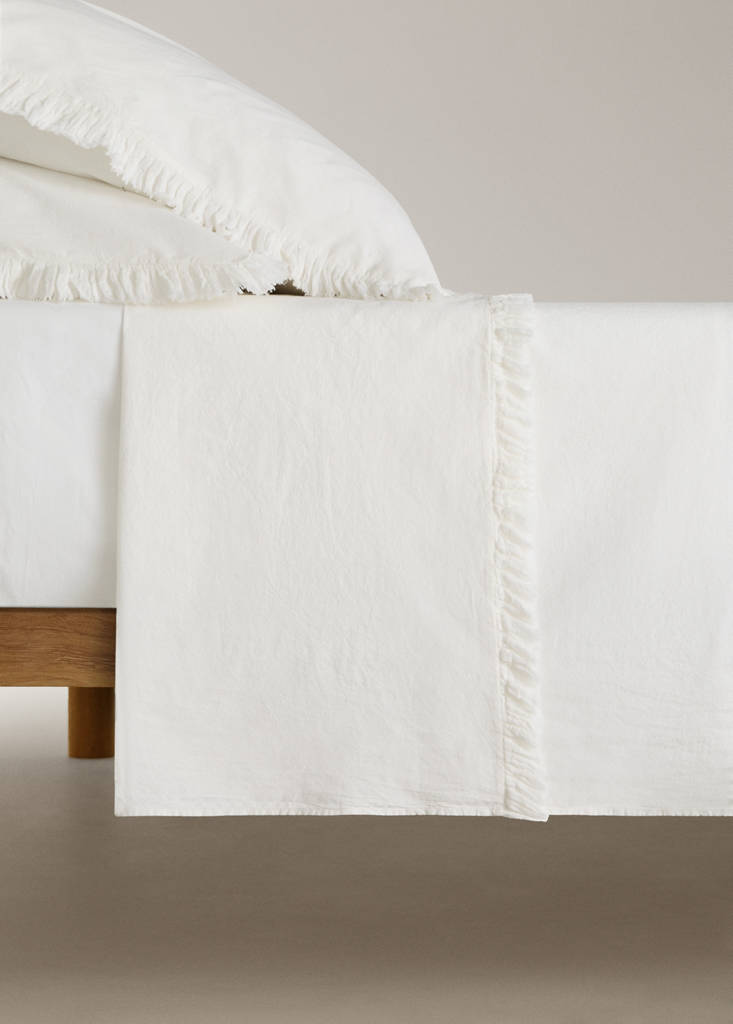 Washed cotton flat sheet with frayed gauze ruffle for 200 cm bed — Ecru