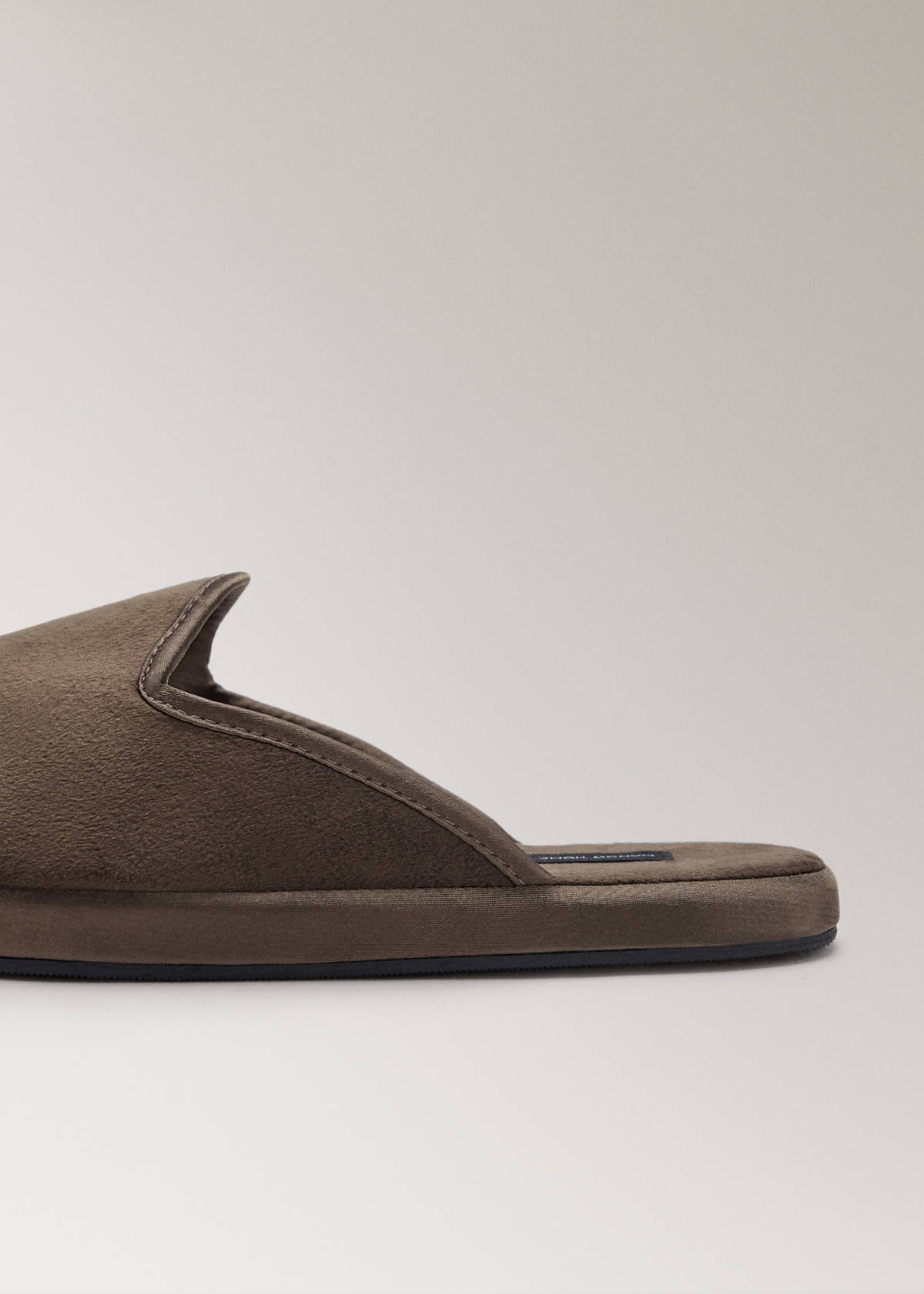 Open house slippers — Brown