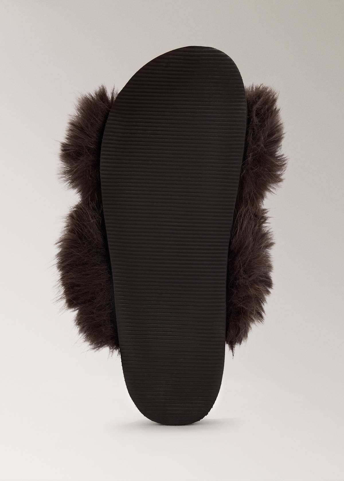 Cross-strap fur slippers — Brown