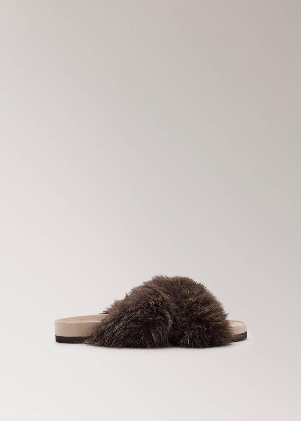 Cross-strap fur slippers — Brown