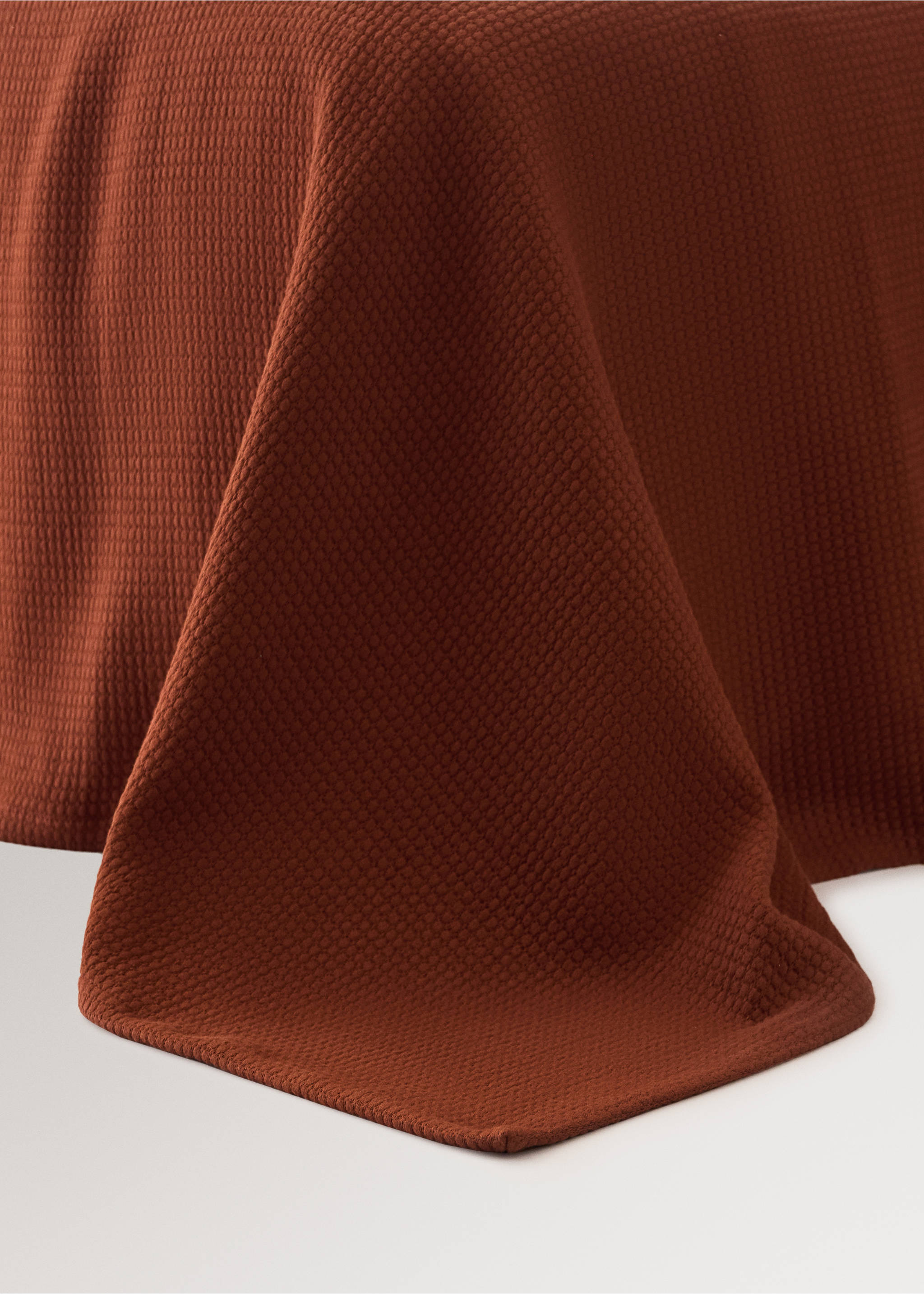 Cotton bedspread, textured relief, garment-dyed, 130/140/150 cm bed - Details of the article 8, Cognac. Ref: 37052949-00.