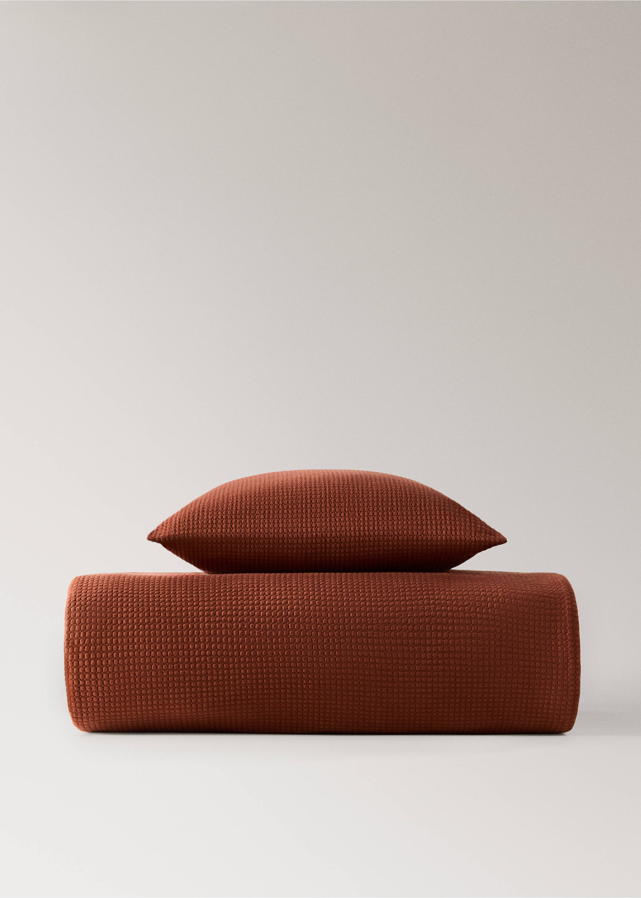 Cotton bedspread, textured relief, garment-dyed, 130/140/150 cm bed - Details of the article 3, Cognac. Ref: 37052949-00.