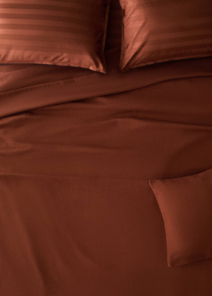 Stückgefärbte Tagesdecke aus Baumwolle für 180/200 cm Bett — Kognac