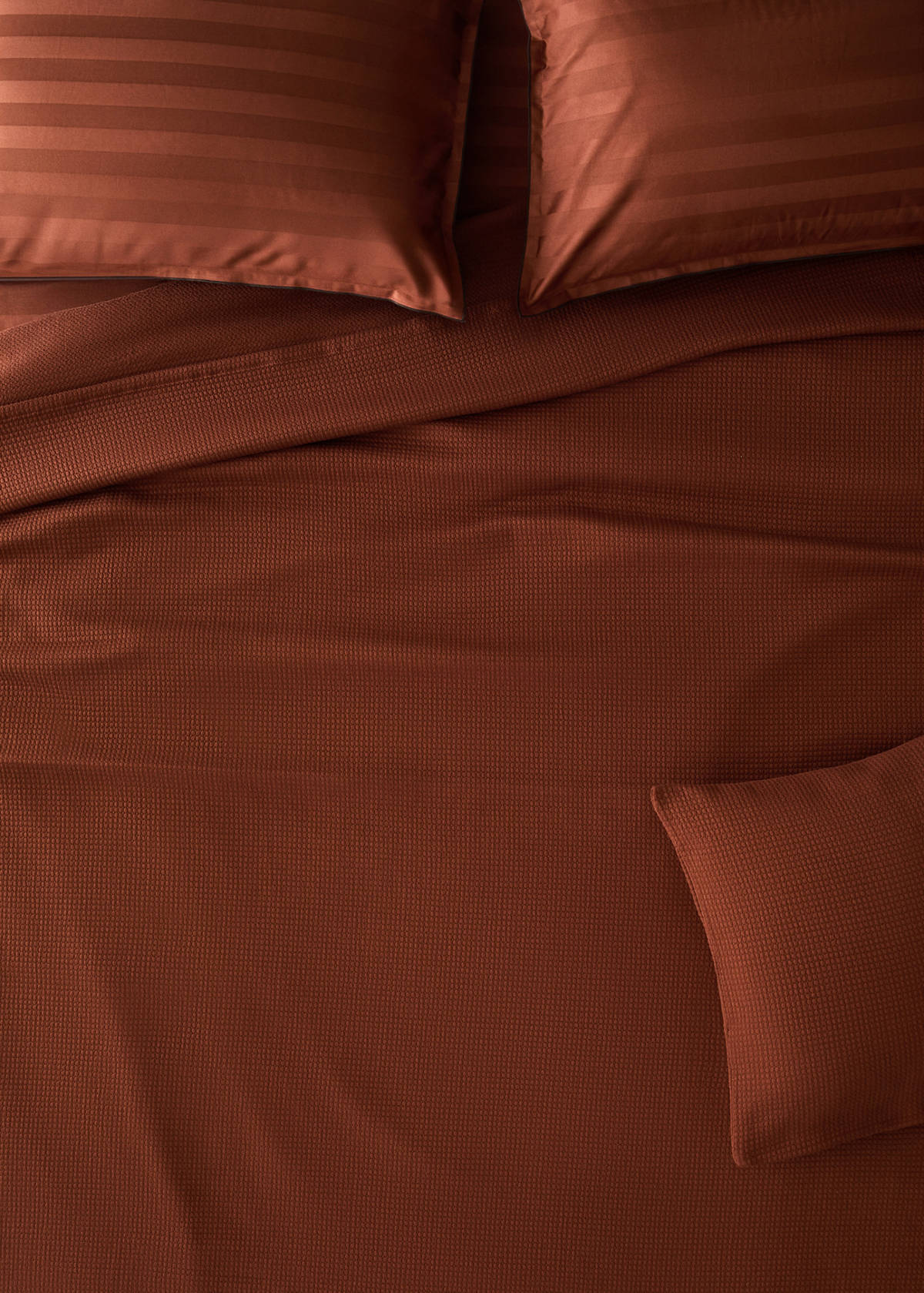 Stückgefärbte Tagesdecke aus Baumwolle für 180/200 cm Bett — Kognac