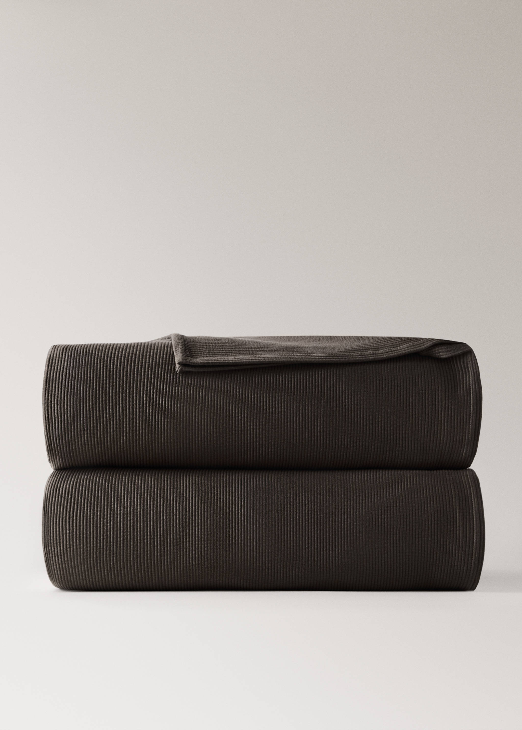 Cotton bedspread, textured relief, garment-dyed, 180/200 cm bed - Article without model