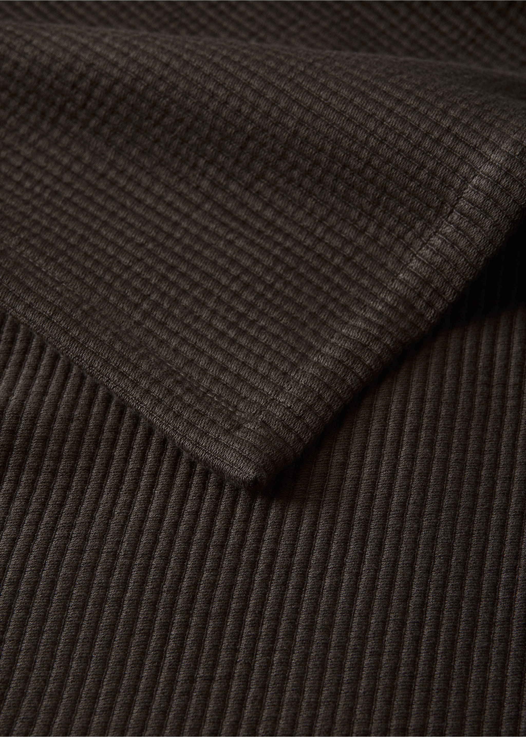 Cotton bedspread, textured relief, garment-dyed, 130/140/150 cm bed - Details of the article 2, Chocolate. Ref: 37052952-00.