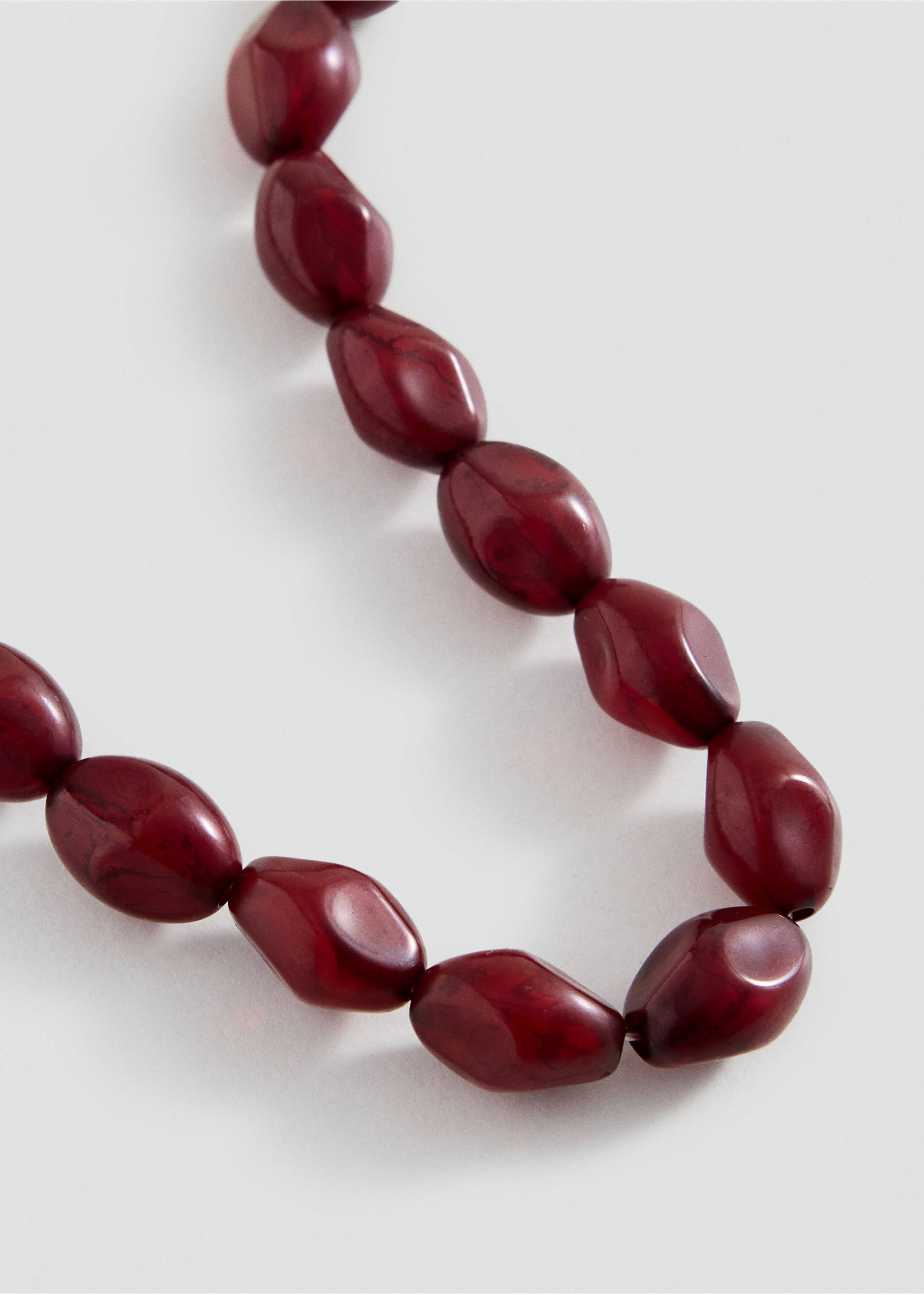 Collier perles - Plan moyen, Rouge. Ref: 37052965-00.