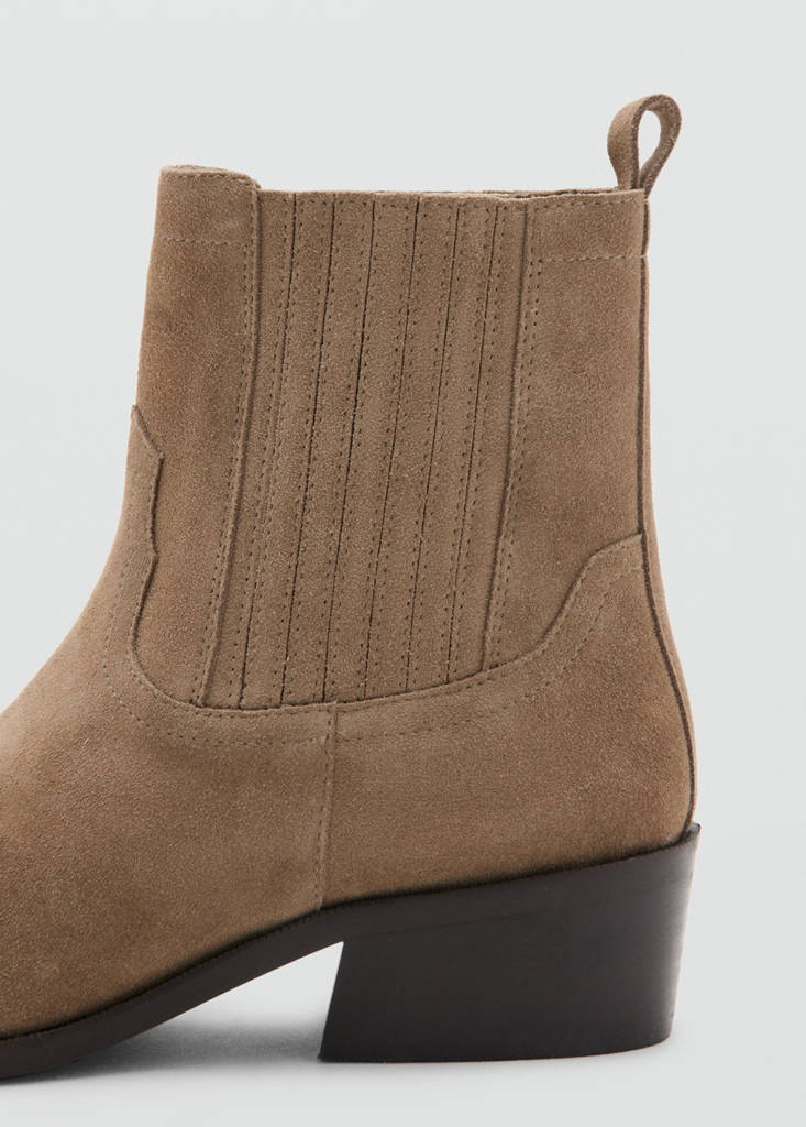 Suede leather ankle boots — Sand