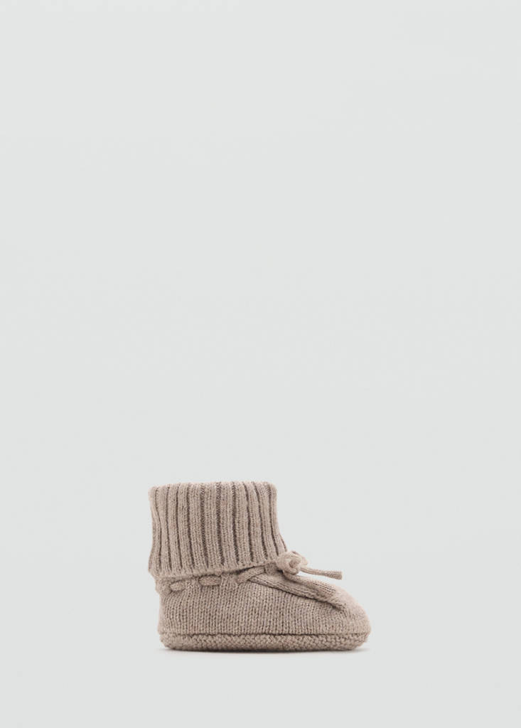 Knitted booties with bow — Medium Brown