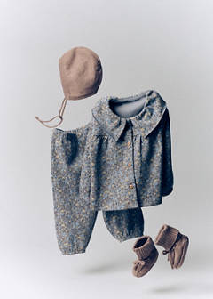 Knitted booties with bow — Burgundy 2