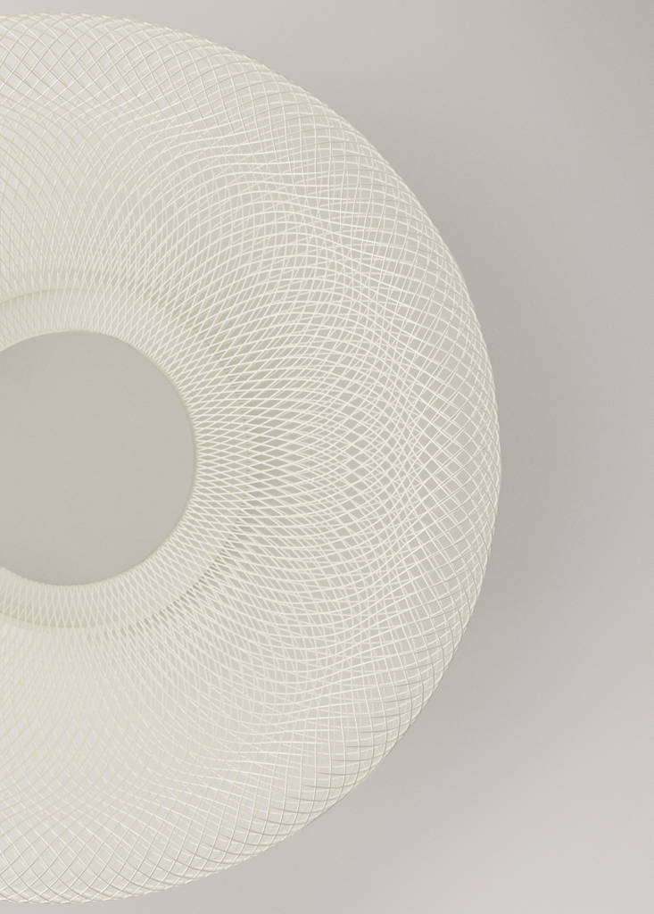 Medium iron serving dish with rack — Off White
