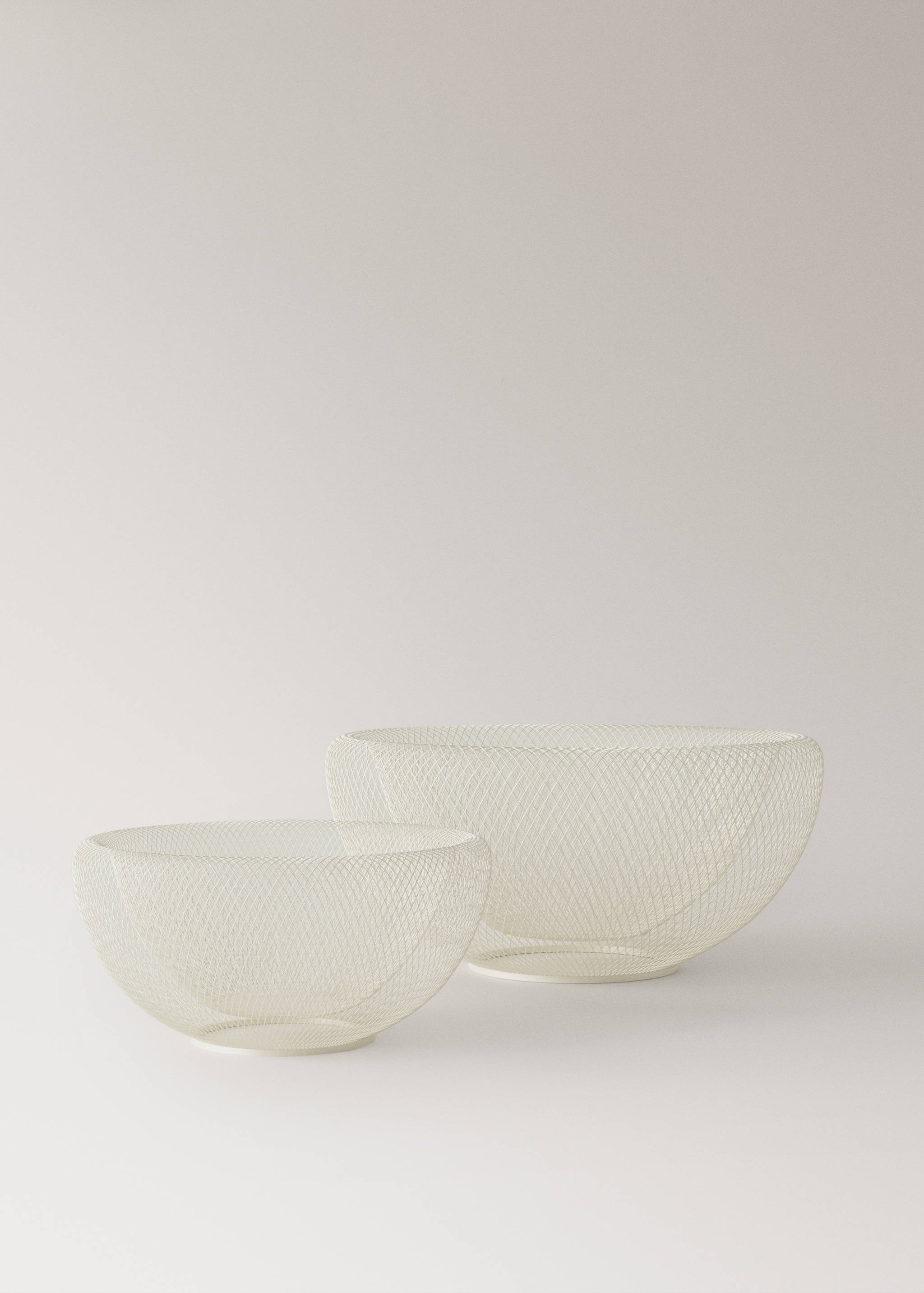 Medium iron serving dish with rack - Details of the article 3