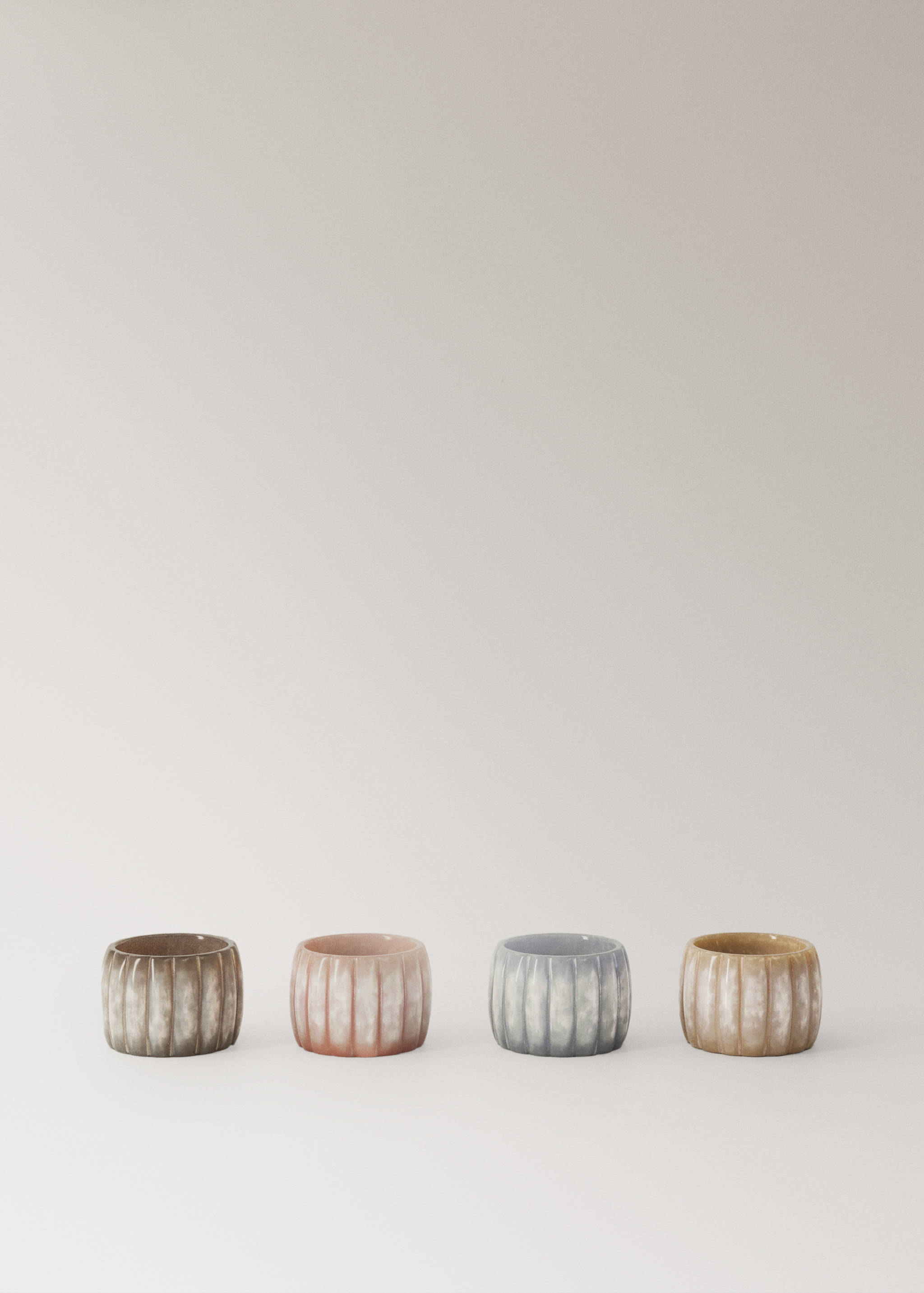 Resin Napkin Holder set of 4 - Article without model
